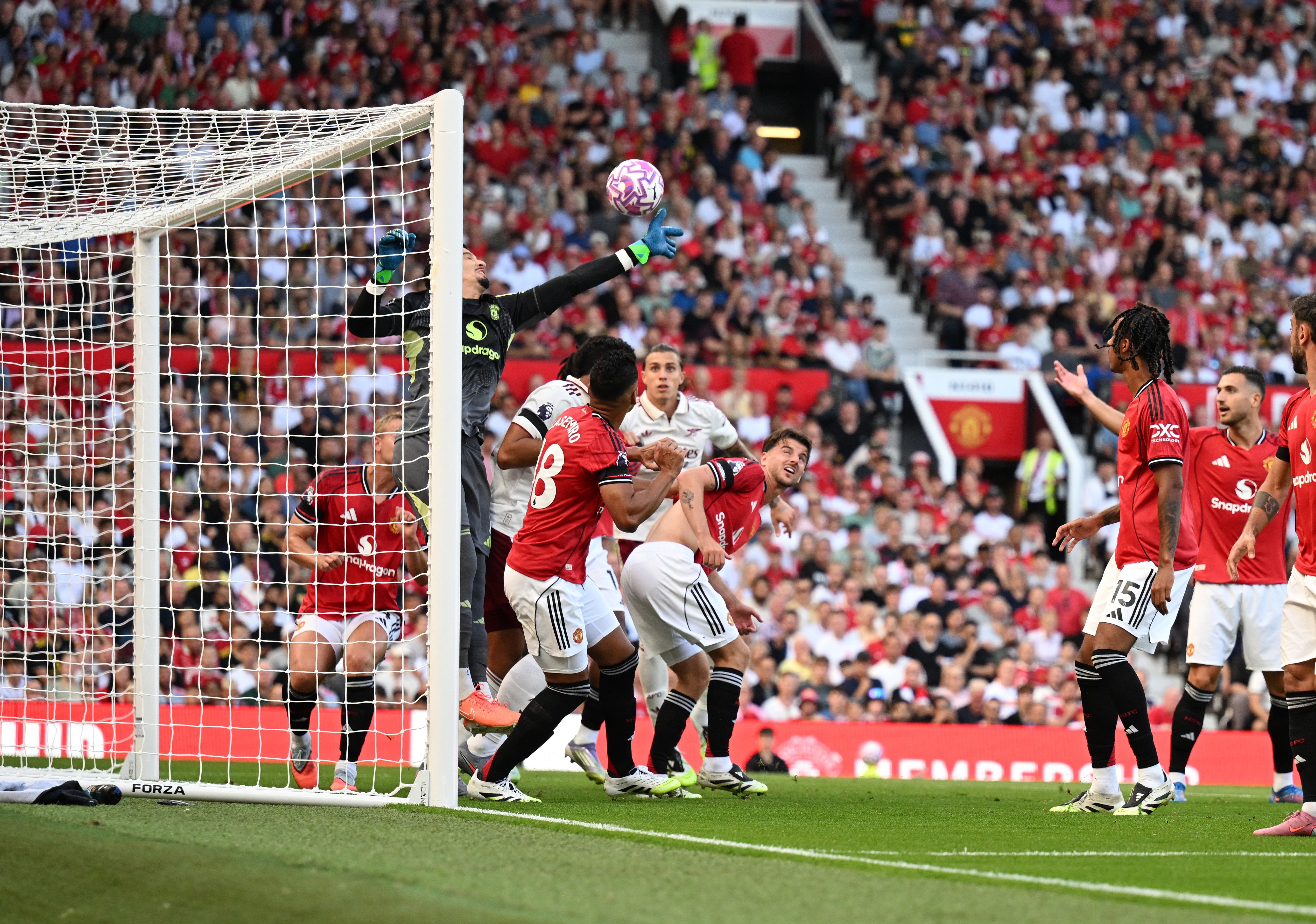 Manchester United goalkeeper Altay Bayindir fails to stop Declan Rice's corner and prevent Arsenal's goal