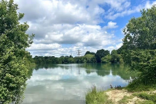 A 27-year-old man has died after disappearing beneath the water at a popular swimming beauty spot in Nuneaton