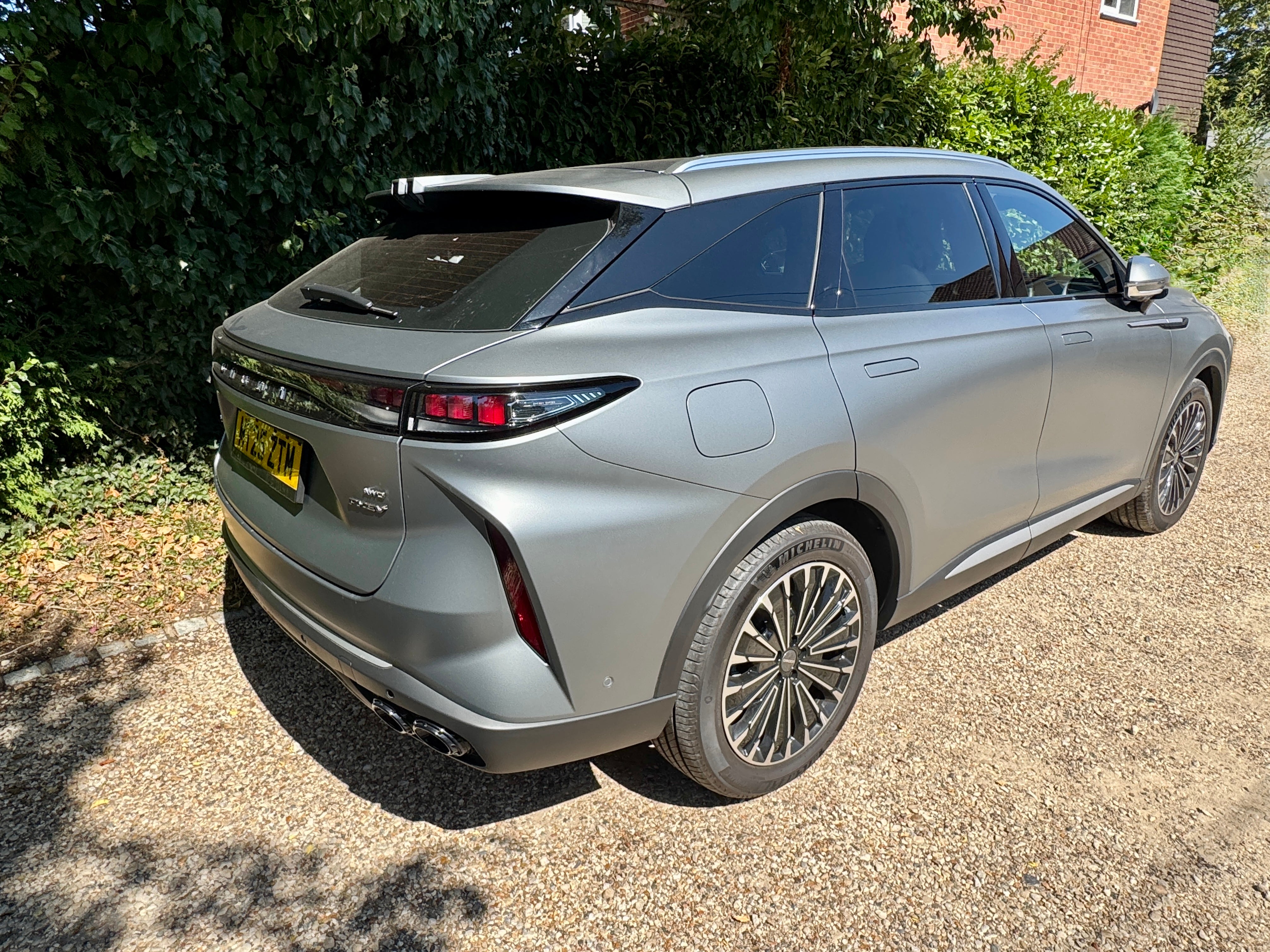 The Omoda 9 is a good looking, but pricey, plug-in hybrid SUV