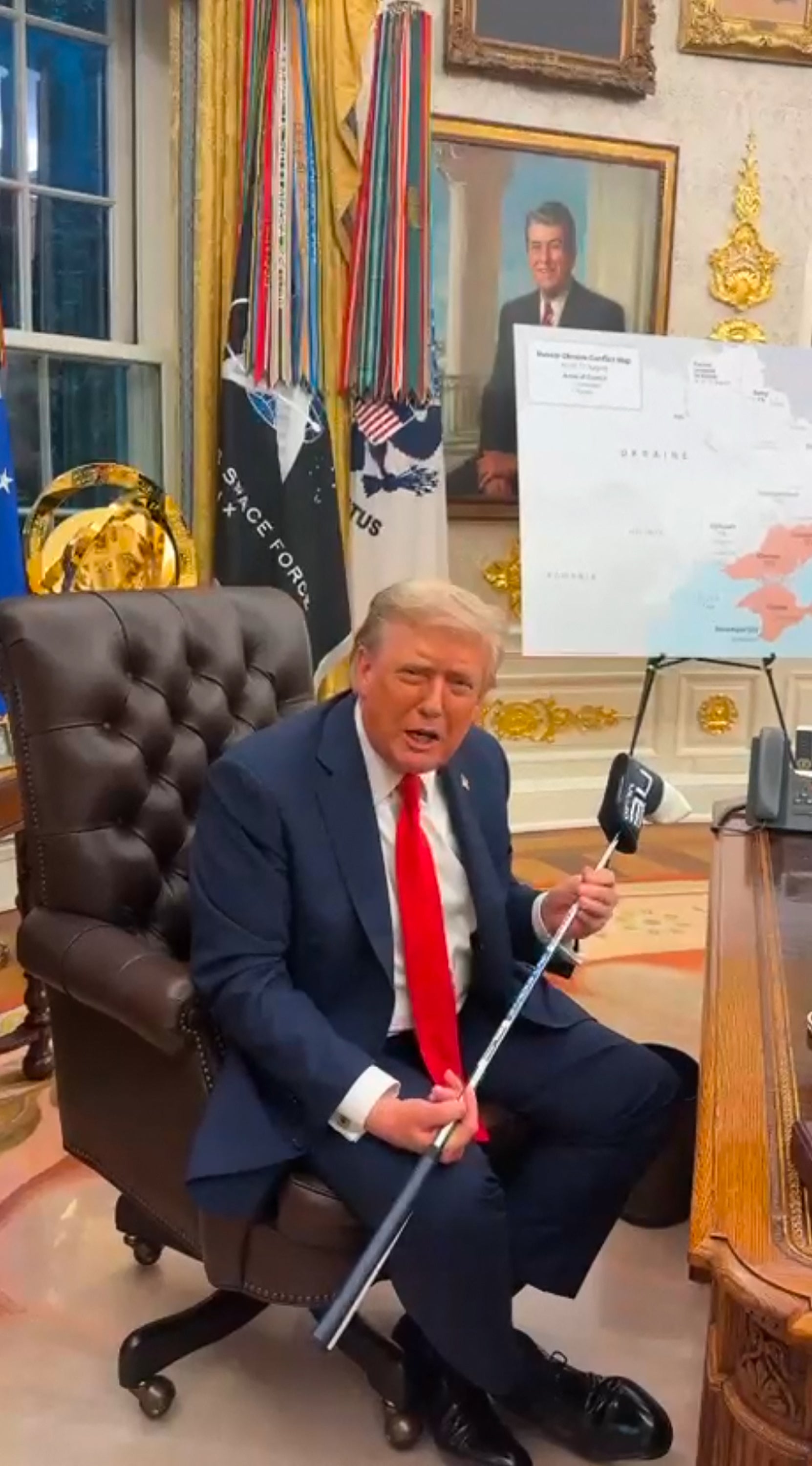 Another photo showed a smiling Trump posing with a new golf club, gifted to him by Volodymyr Zelensky