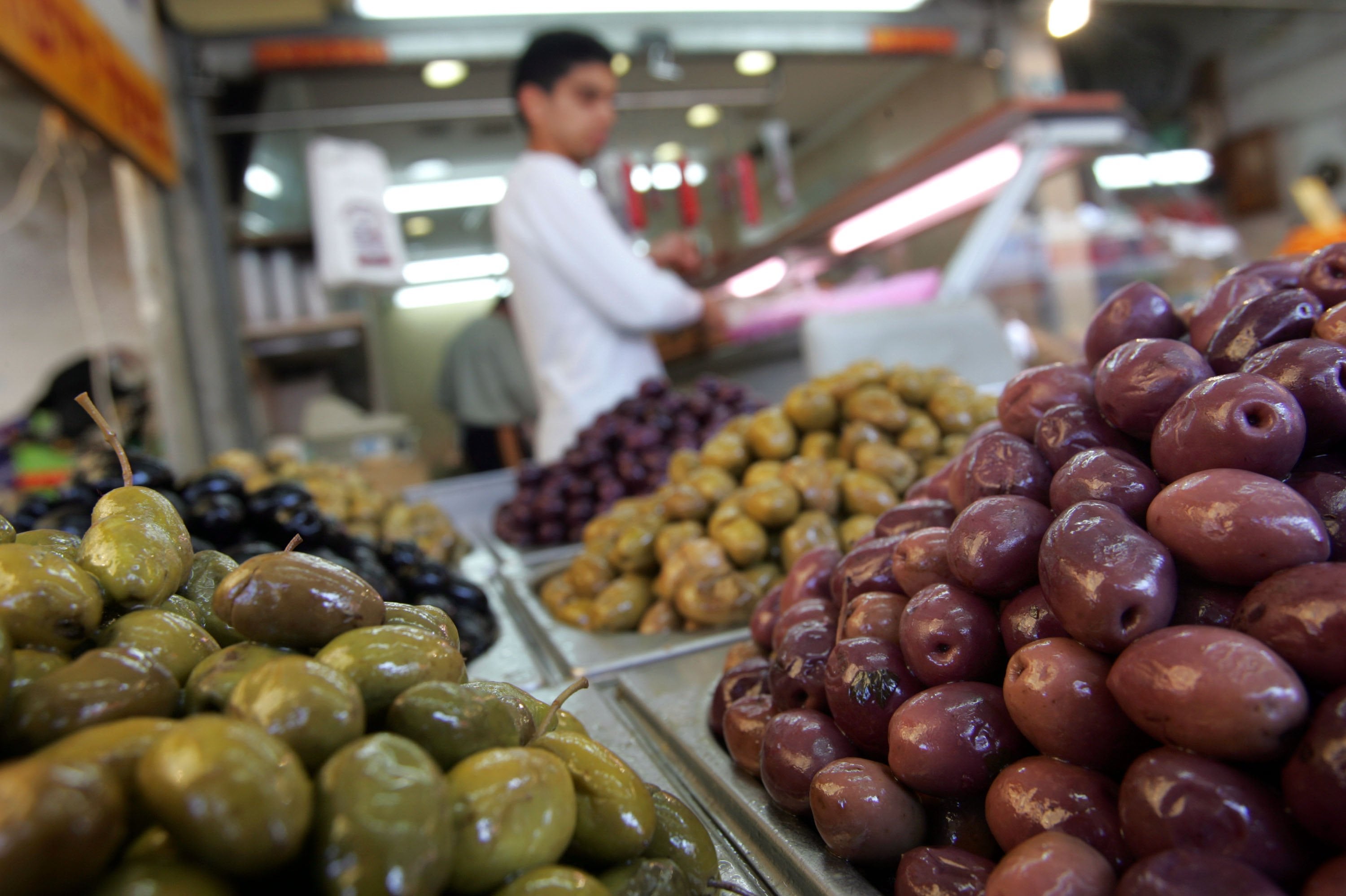 O cérebro se torna mais lento e menor com a nossa idade. Os pesquisadores dizem que uma única dieta em particular pode ajudar a protegê -la