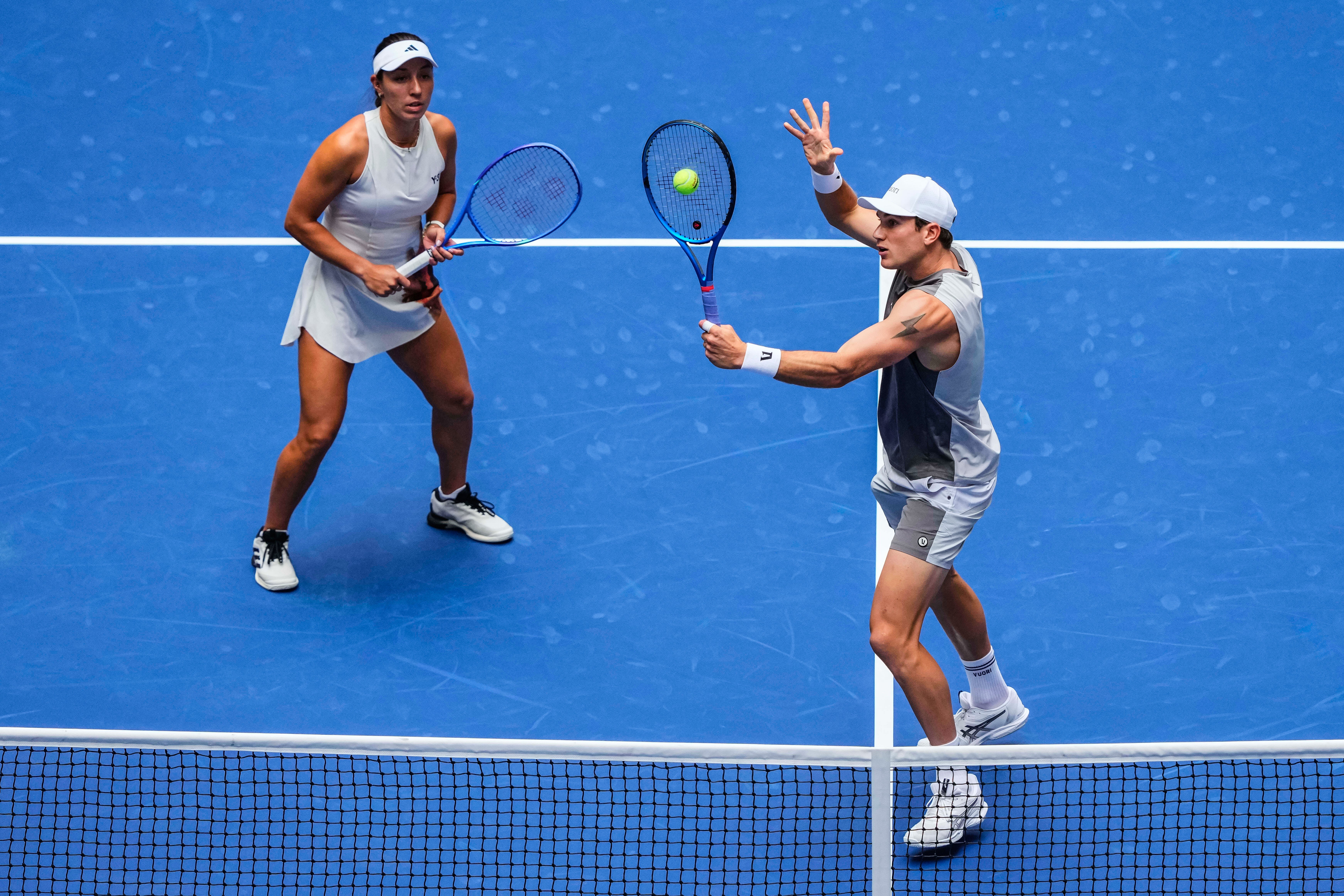 Top seeds Draper and Pegula see off all-star Raducanu-Alcaraz pairing on day one of US Open mixed doubles