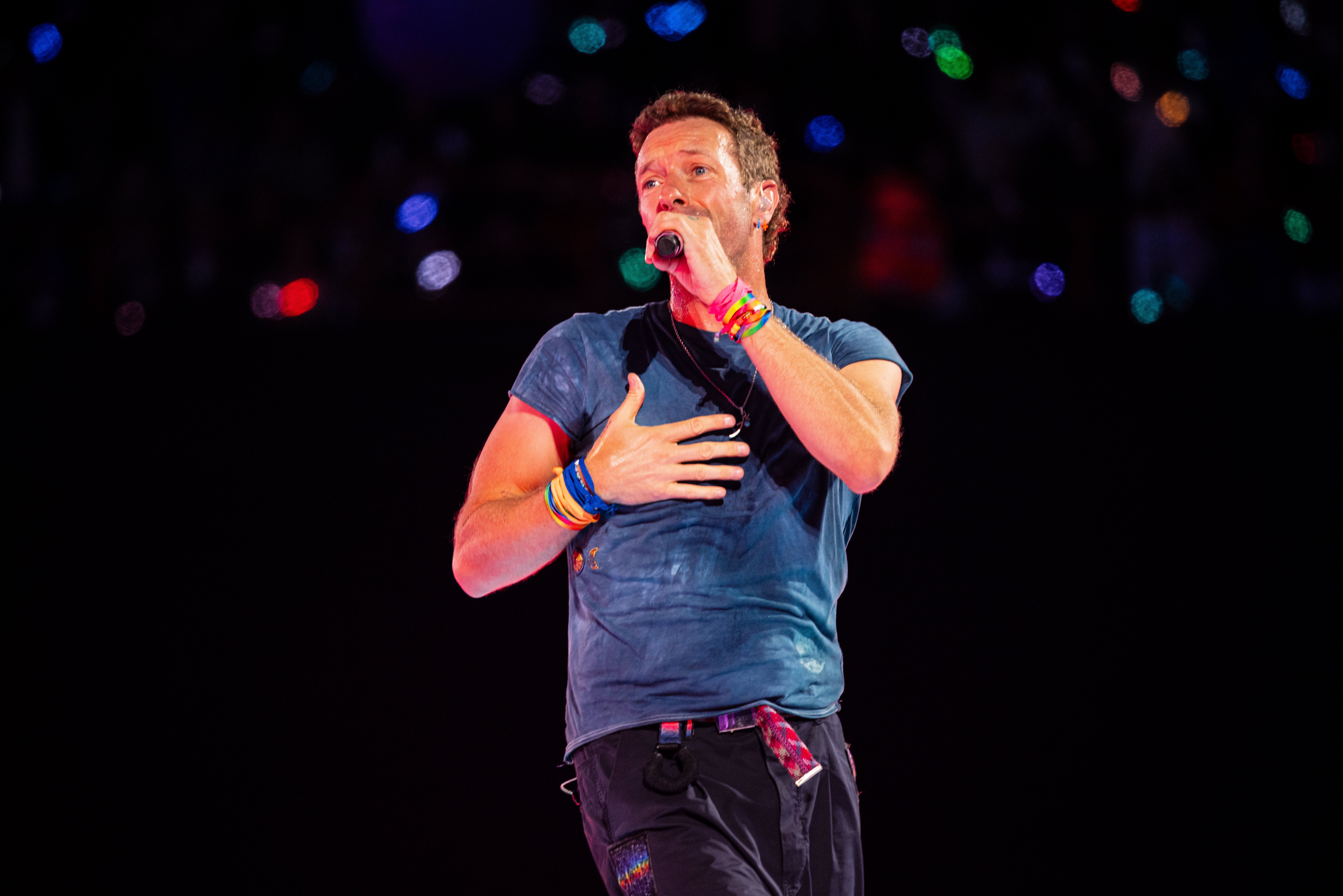 Coldplay review, Hull – Chris Martin delivers shameless crowd-pandering and a dazzling setlist