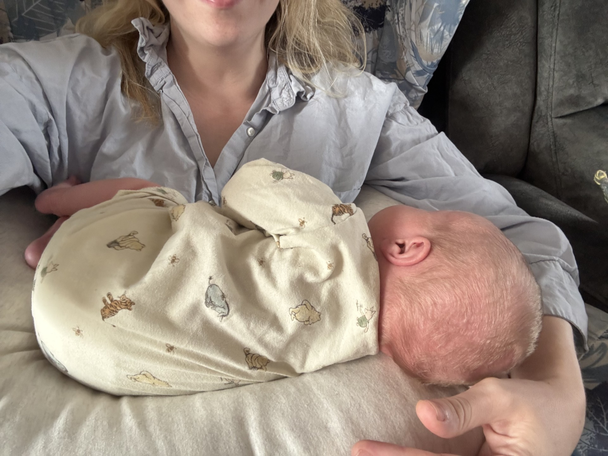 indybest best pregnancy pillows review Mamas and Papas welcome to the world seedling pregnancy and nursing pillow