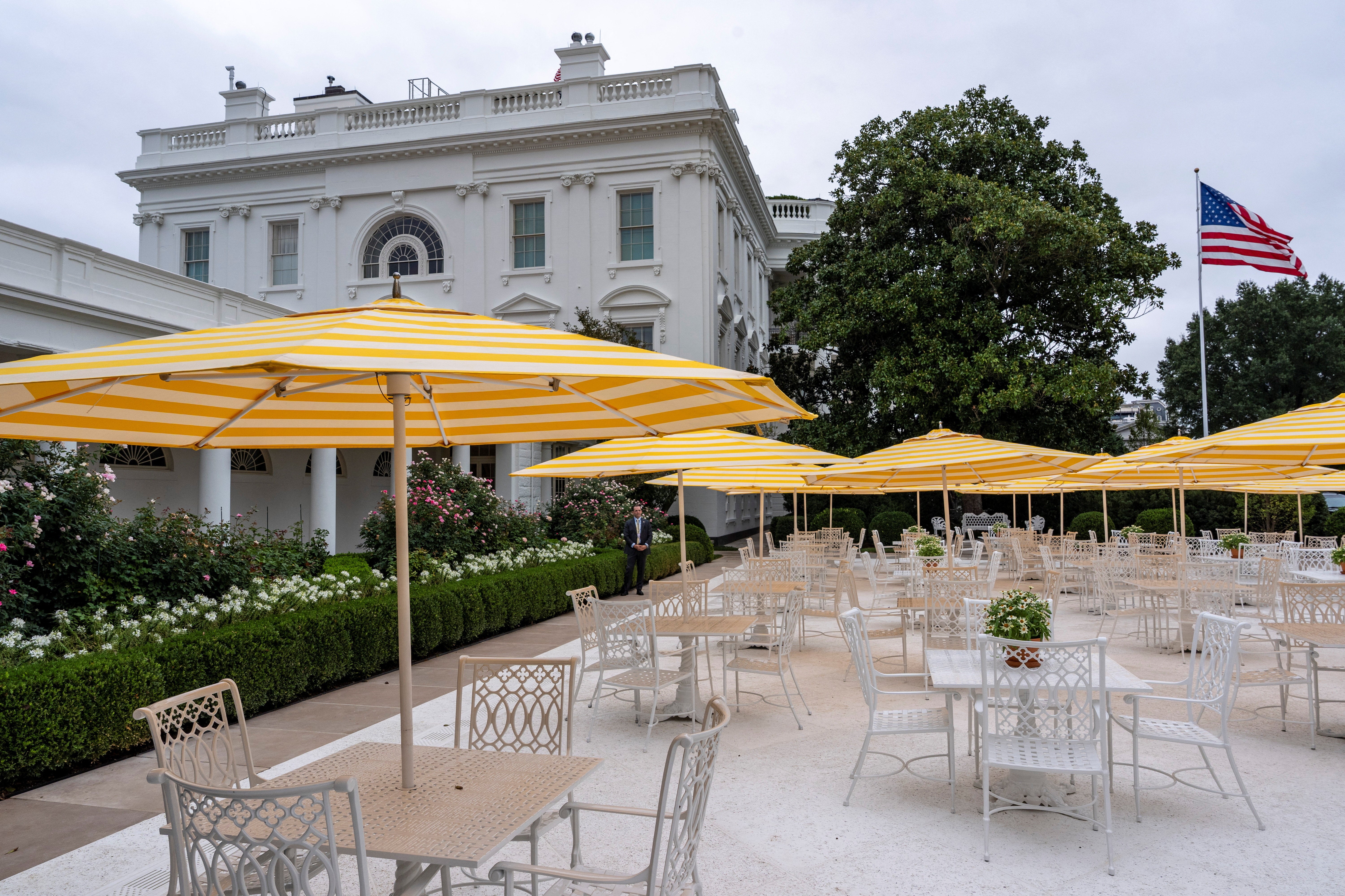 The White House now has umbrellas shipped in from Donald Trump’s Mar-a-Lago. The White House showed off the new look as the president’s playlist played over speakers.