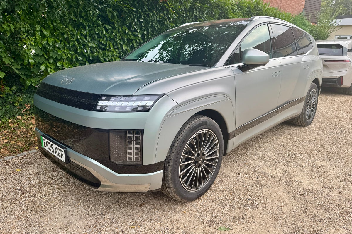 Living with an electric Hyundai Ioniq 9: your move Range Rover