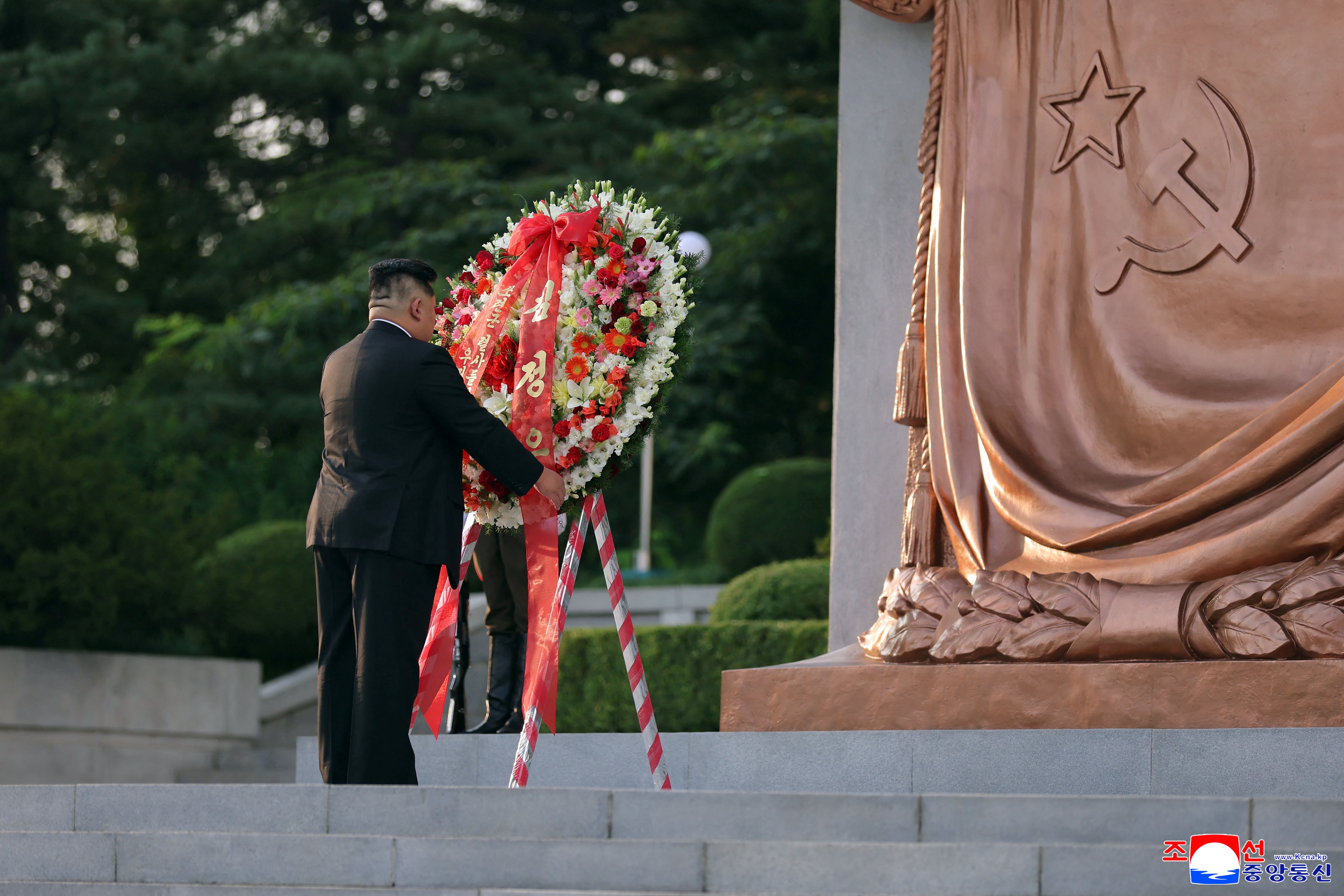 This picture taken on 15 August 2025 and released from North Korea’s official Korean Central News Agency (KCNA) on 16 August 2025 shows North Korean leader Kim Jong Un visiting the Liberation Tower to mark the 80th anniversary of Korea’s liberation in Pyongyang. Kim has denounced joint US-South Korea drills