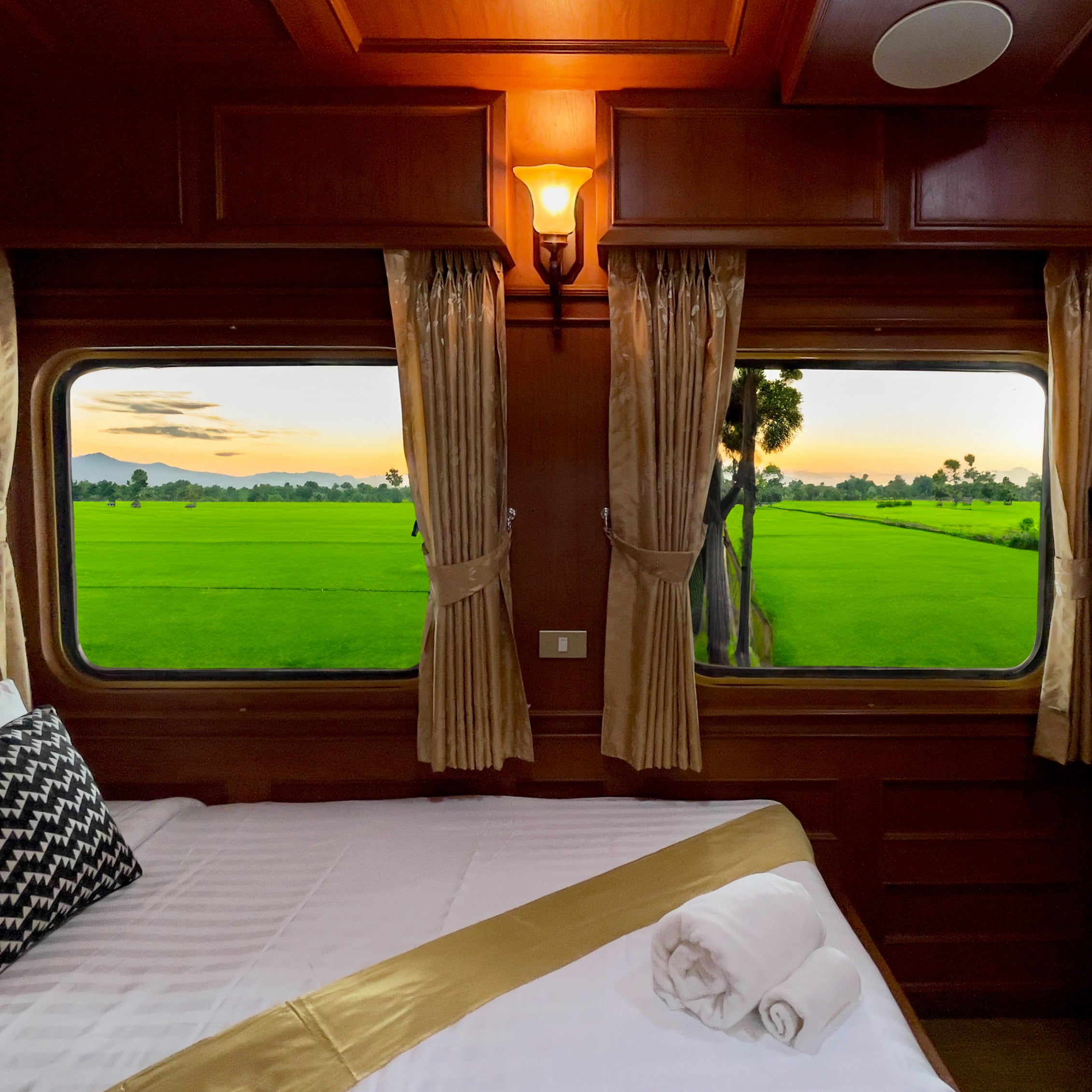 There are three private cabin categories – classic, premium and premium suites