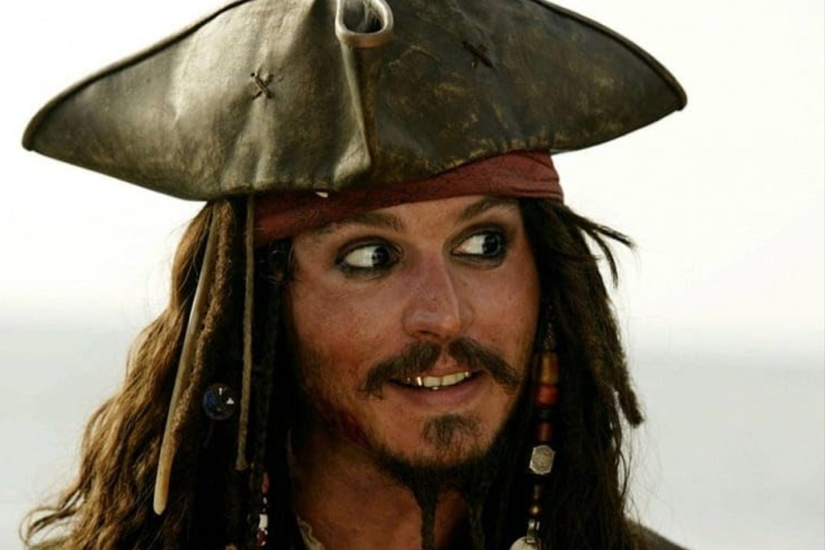 Image for article Orlando Bloom shares view on Johnny Depps Pirates of the Caribbean return