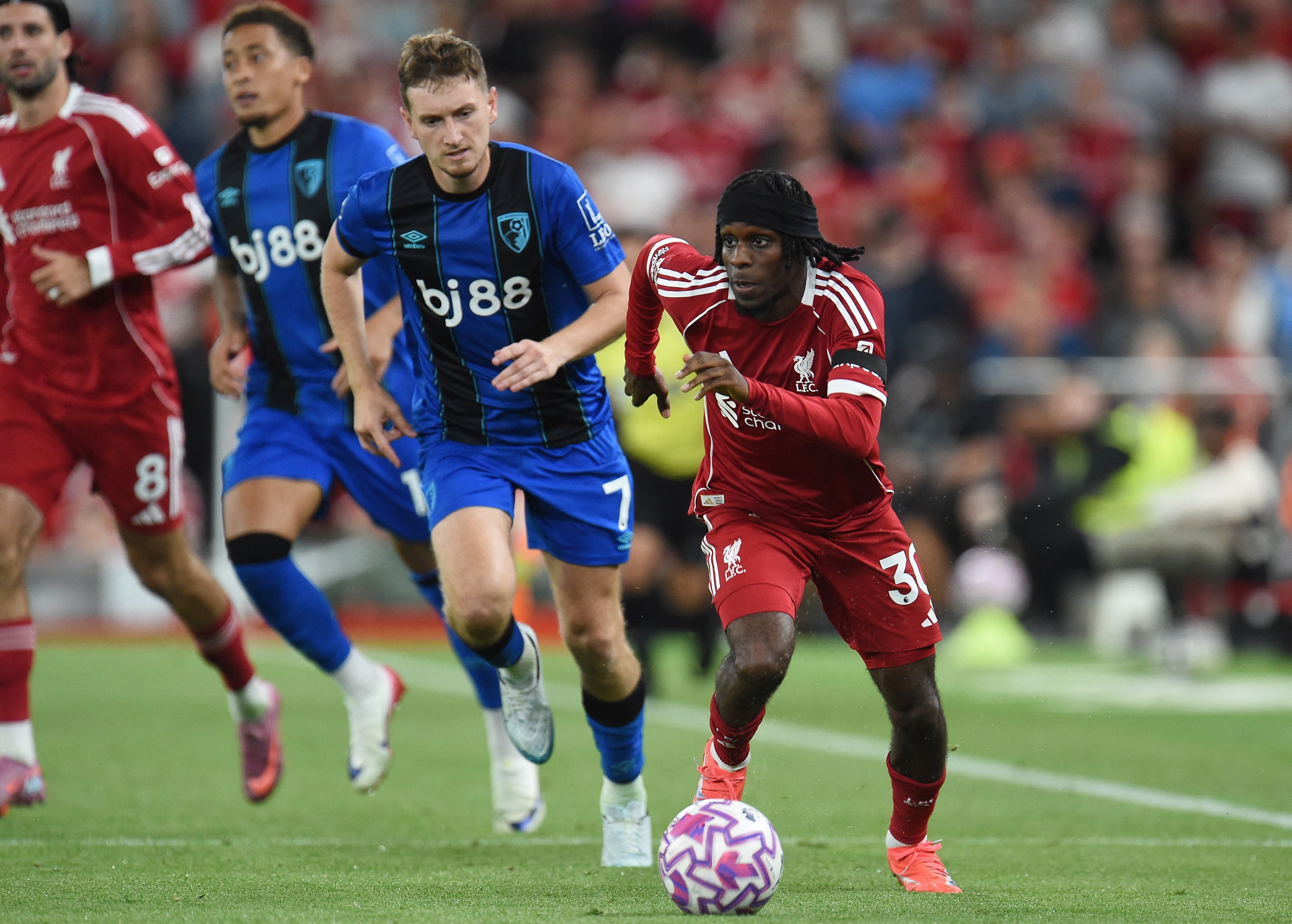 Liverpool's Jeremie Frimpong v akci