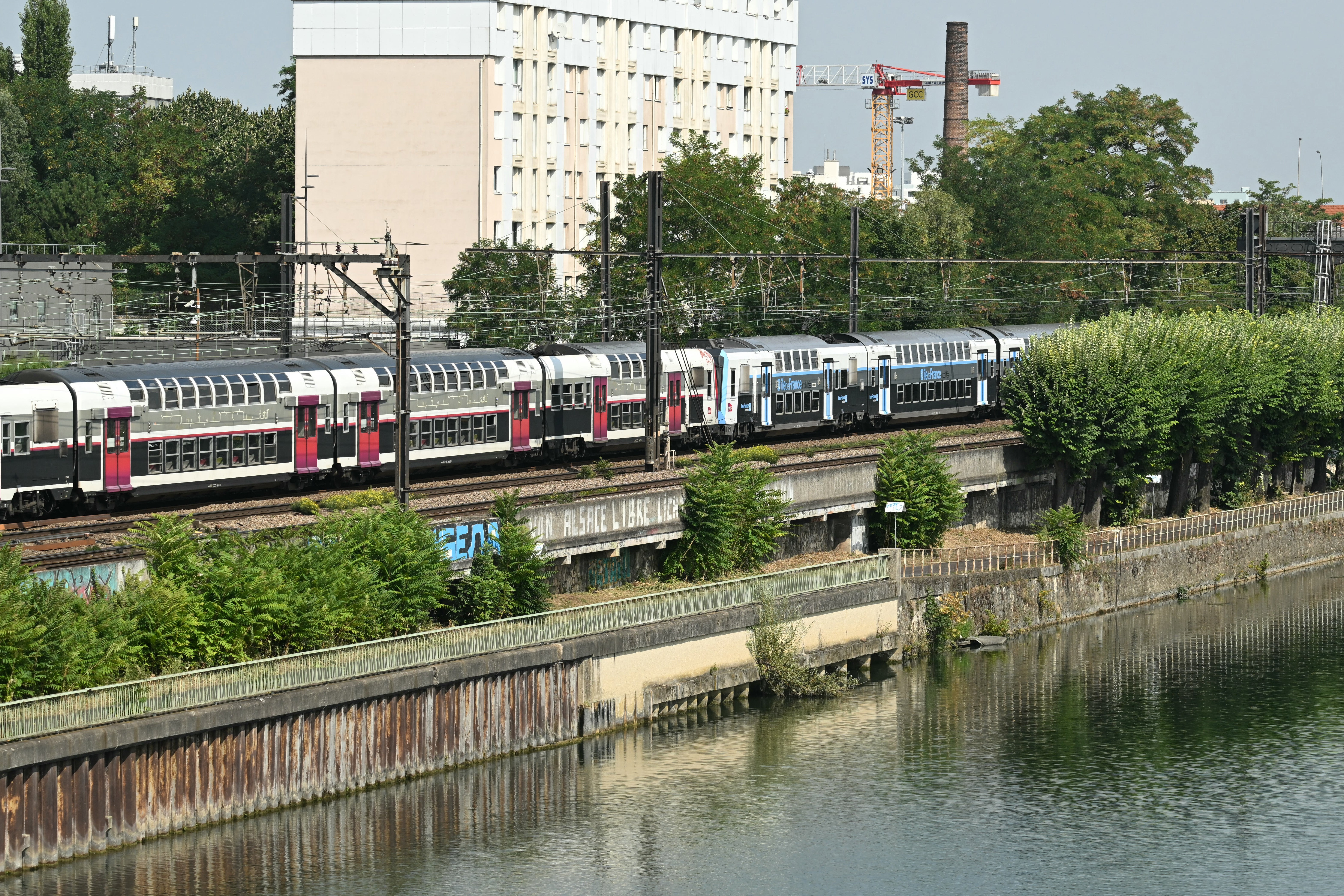 <p>The stretch of the River Seine from which four bodies were pulled last week</p>