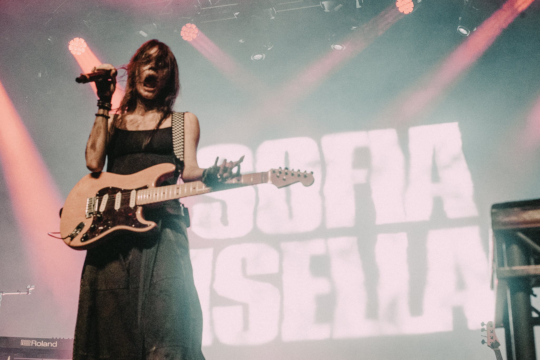 Sofia Isella: live and screaming