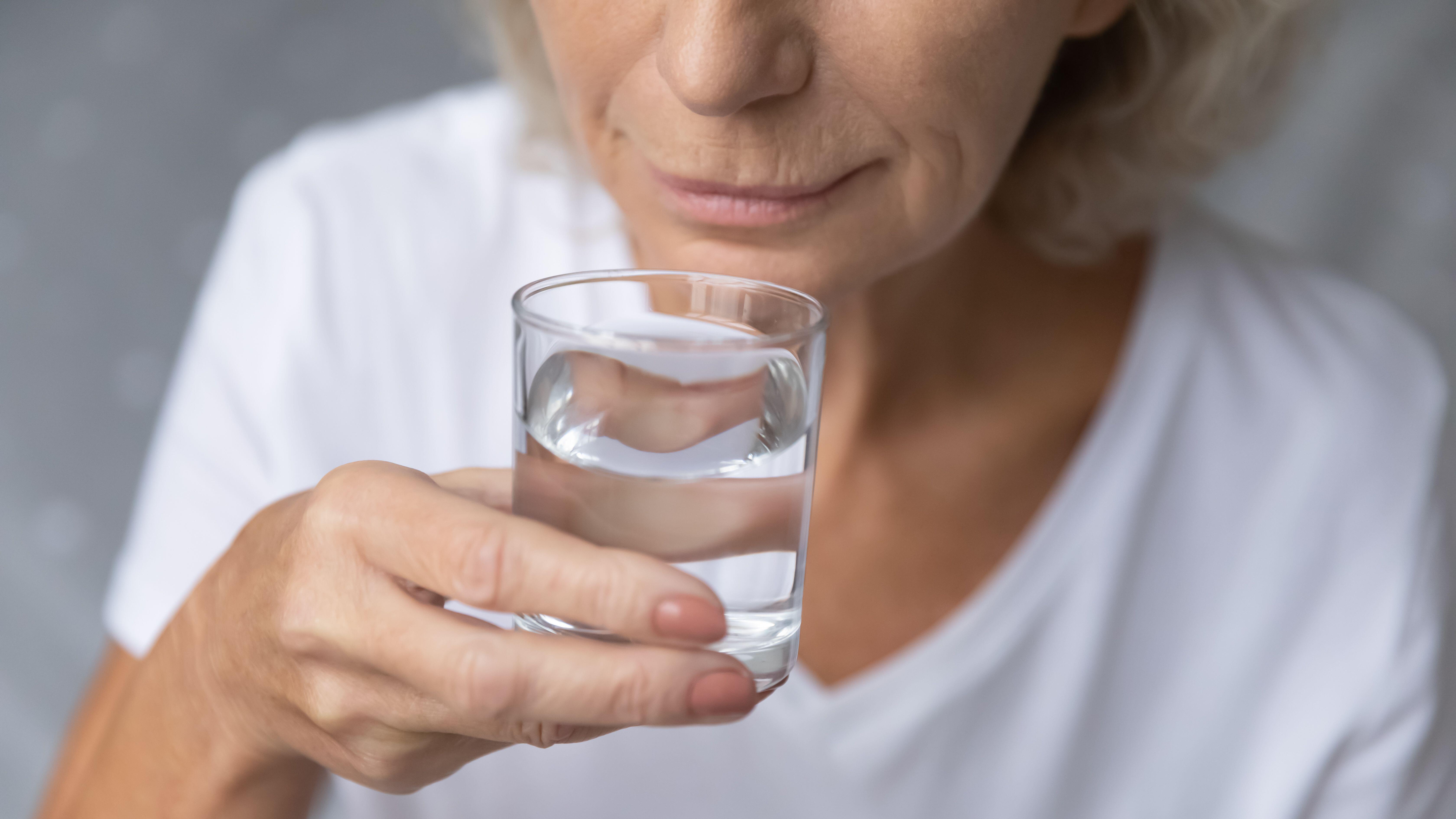 Até a desidratação moderada pode afetar calmamente seu corpo e mente