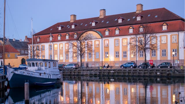 <p>Book a family room overlooking the water at Kanalhuset</p>