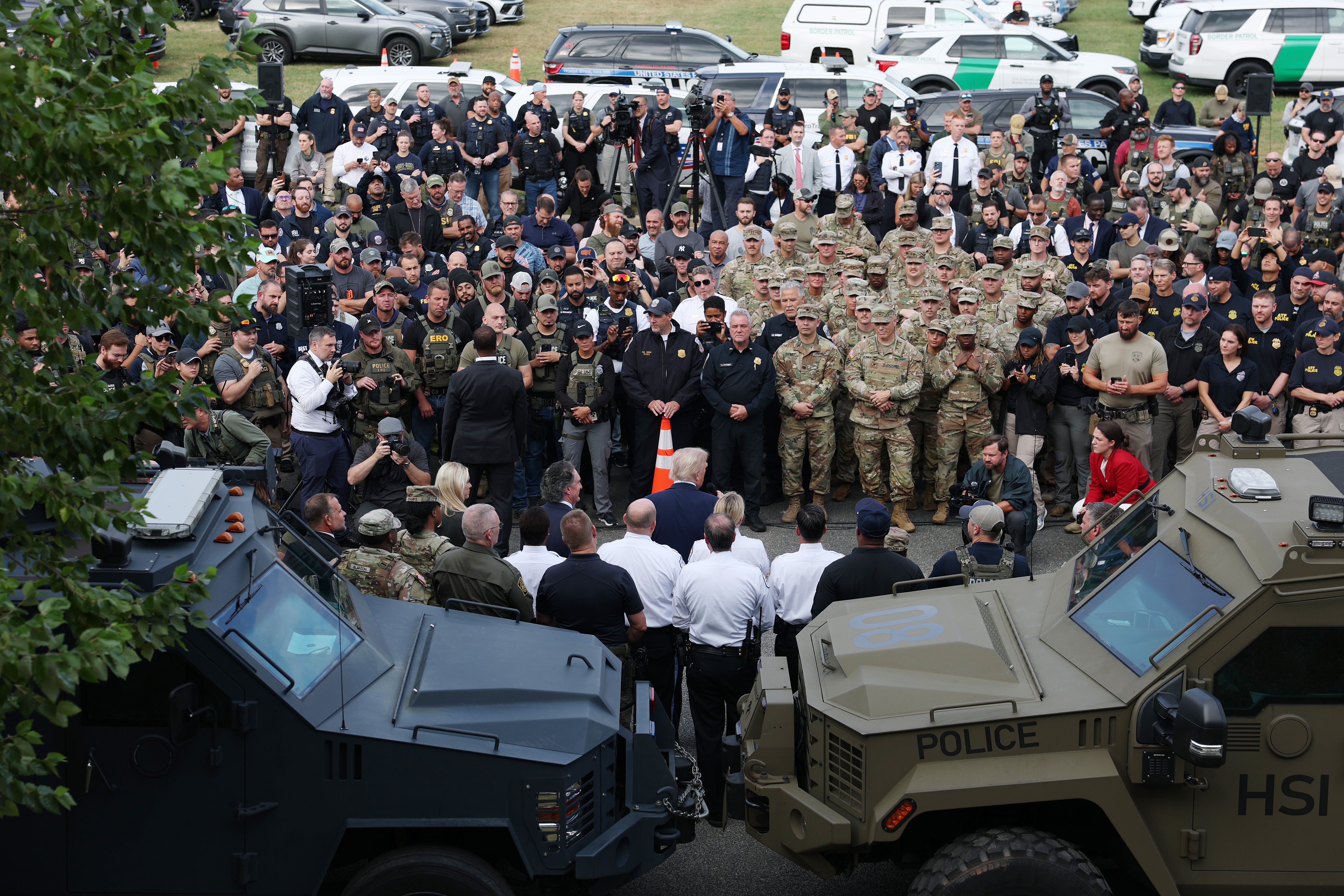 Trump went to the U.S. Park Police facility in Anacostia Thursday evening to thank local and federal law enforcement for their efforts during the federal takeover of the capital