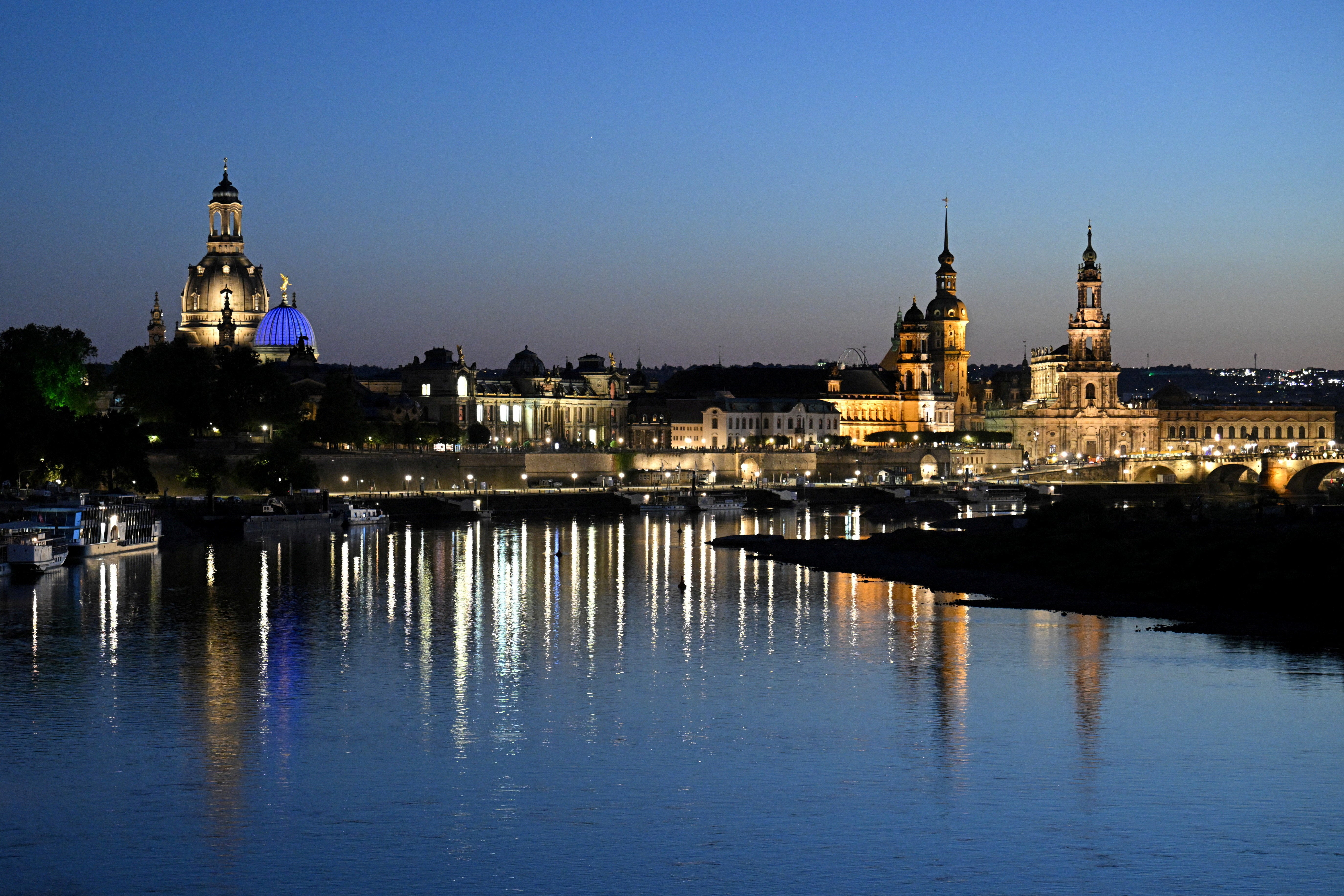 Stabbing occurred shortly after midnight on tram in Dresden, as American tourist John Rudat, 21, attempted to stop a group of men from harassing female passengers
