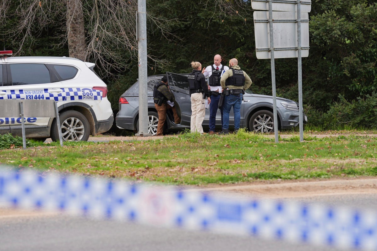 Australia police shooting latest: Gunman identified as ‘sovereign citizen’ while massive manhunt continues