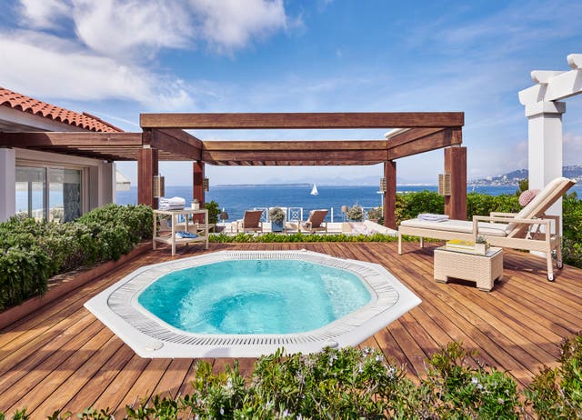 <p>Hotel du Cap-Eden-Roc makes the list</p>