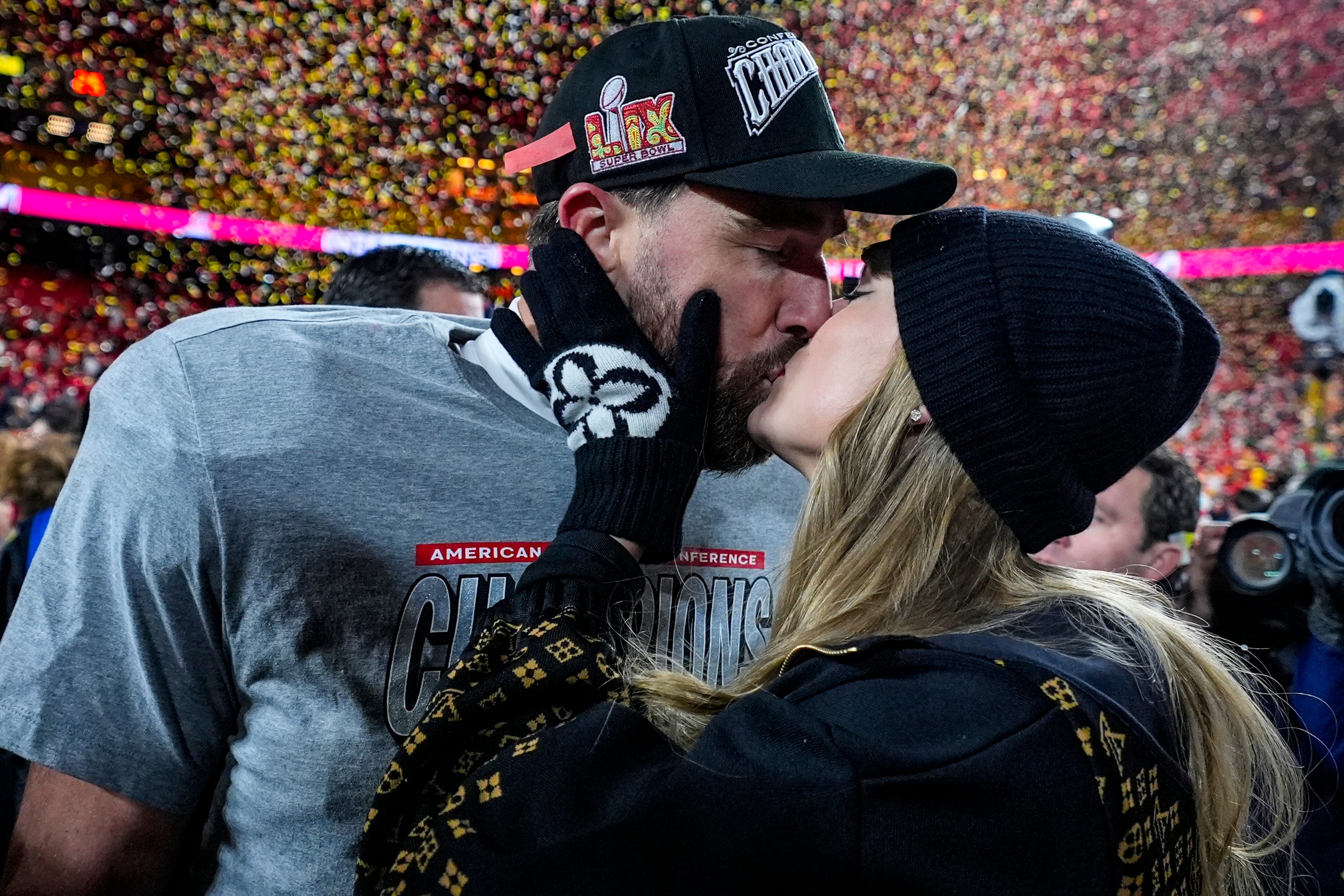 Pop-Tarts and diamond rings: Travis Kelce and Taylor Swift's engagement rips through Chiefs practice