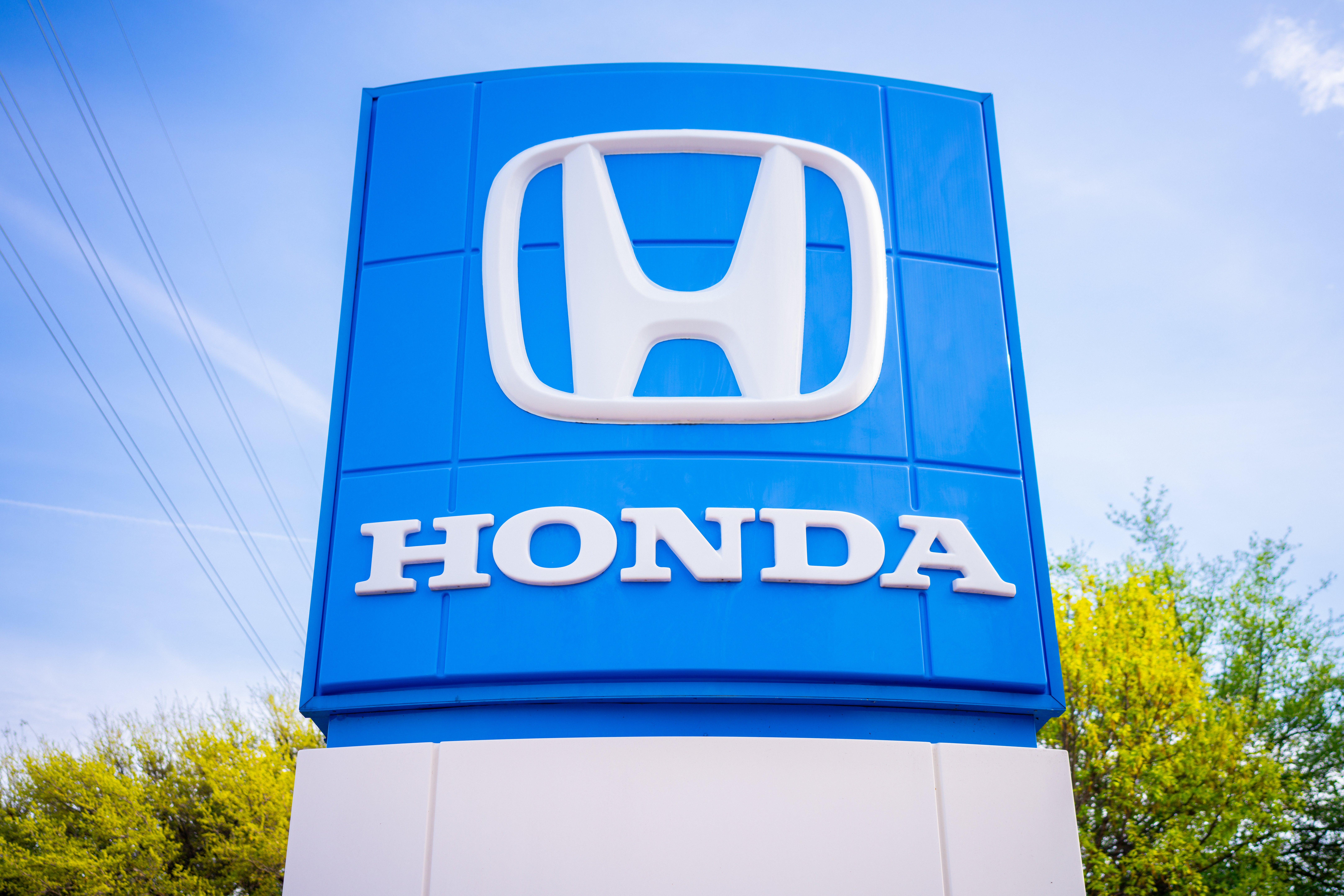 Safety regulators have launched an investigation into more than 1.4 million vehicles from car manufacturer Honda and its Acura brand after reports of engine failures