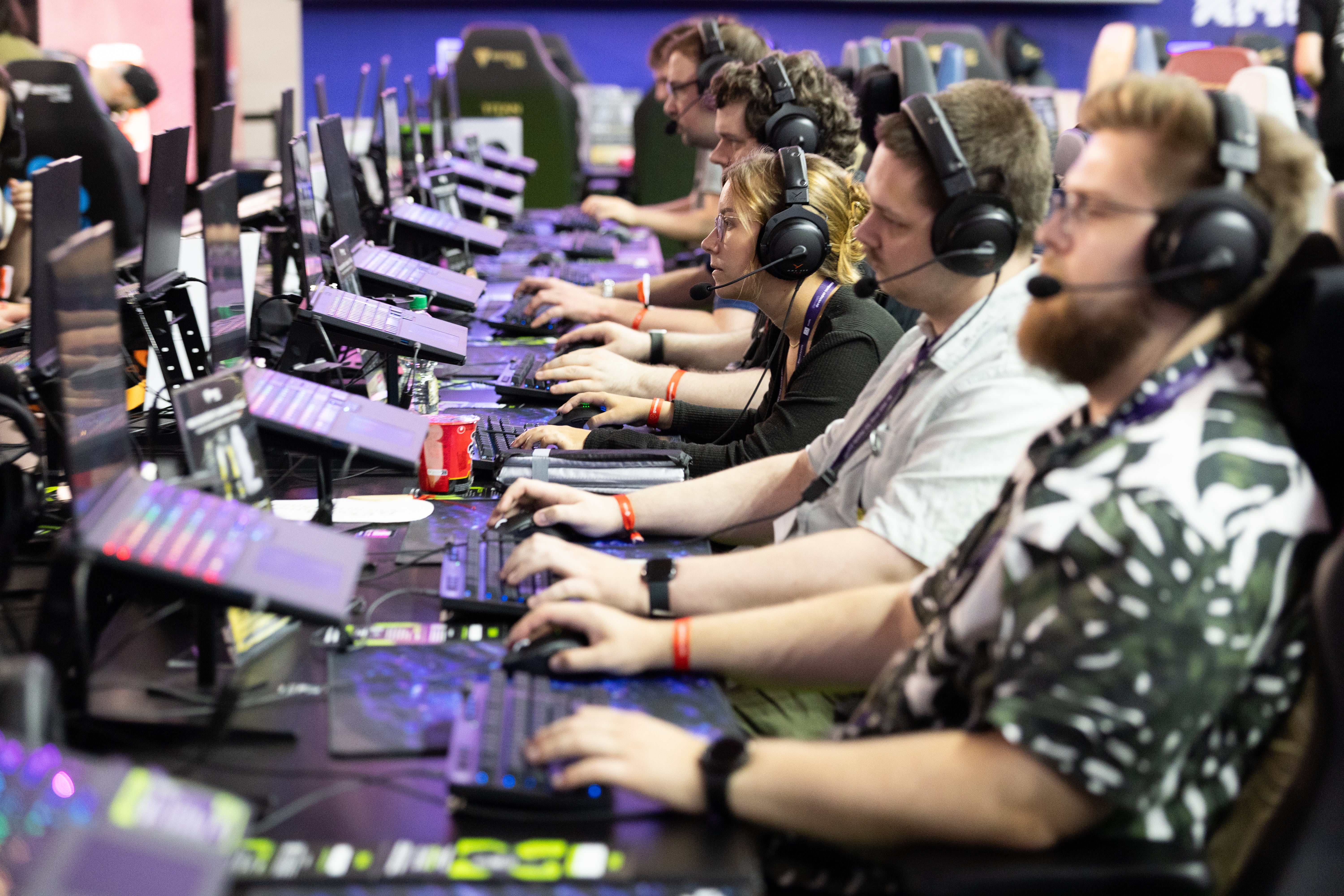 Representative: Gamers play an online game during the Gamescom 2025 computer gaming fair on 20 August 2025 in Cologne