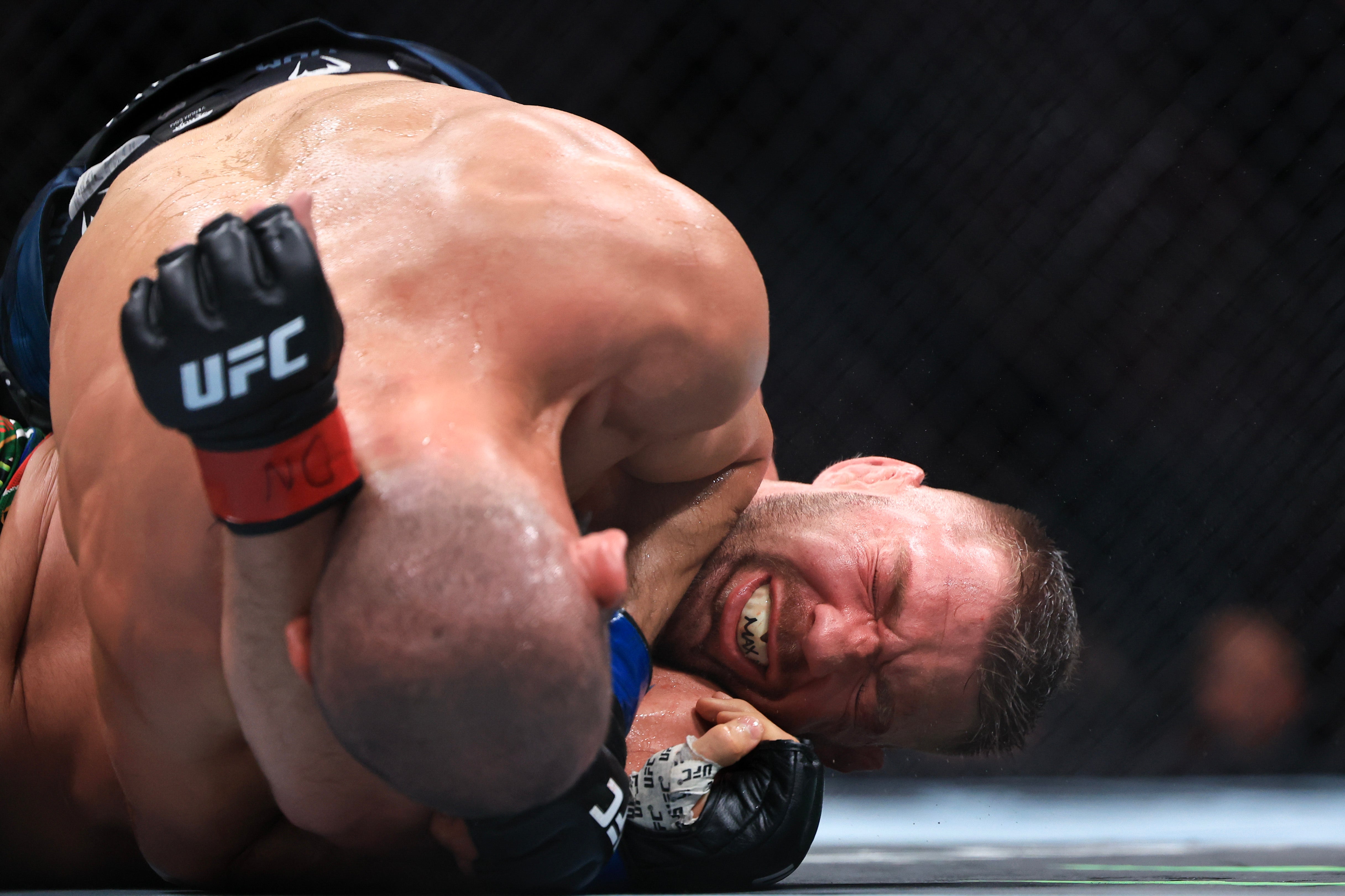 Dricus Du Plessis breaks silence on devastating UFC title loss to Khamzat Chimaev