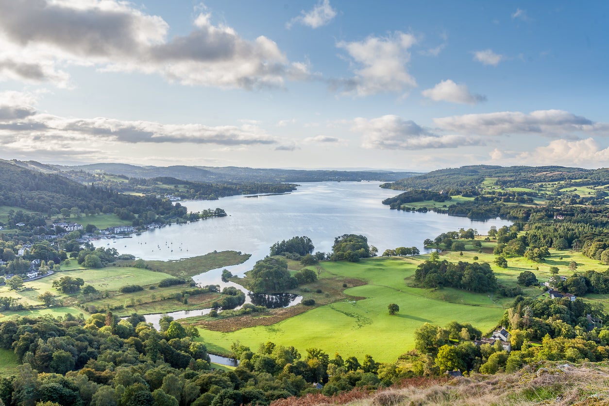Walk around Lake Windermere this autumn