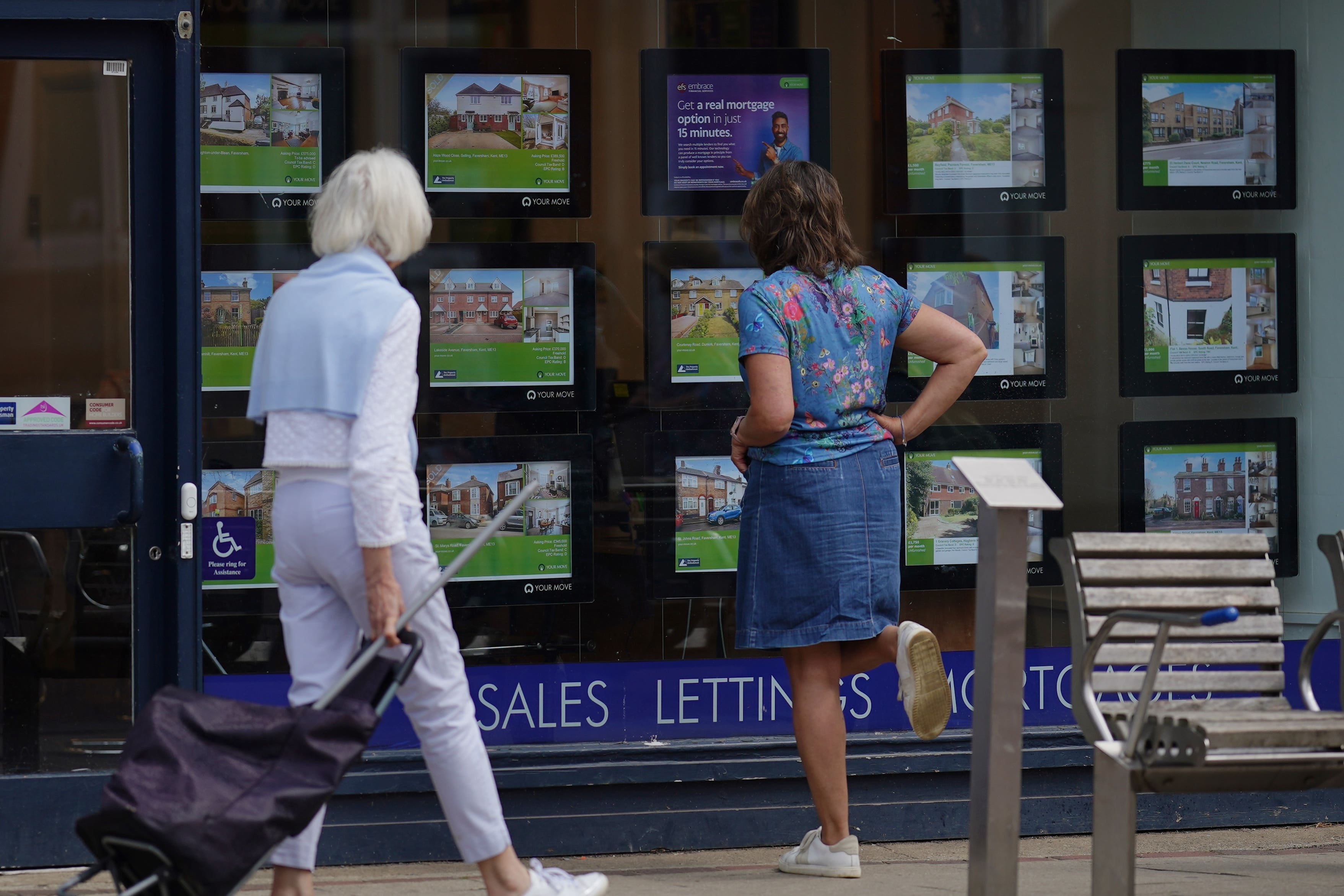 There are 10% more homes for sale in the UK than there were a year ago, Zoopla said (Yui Mok/PA)
