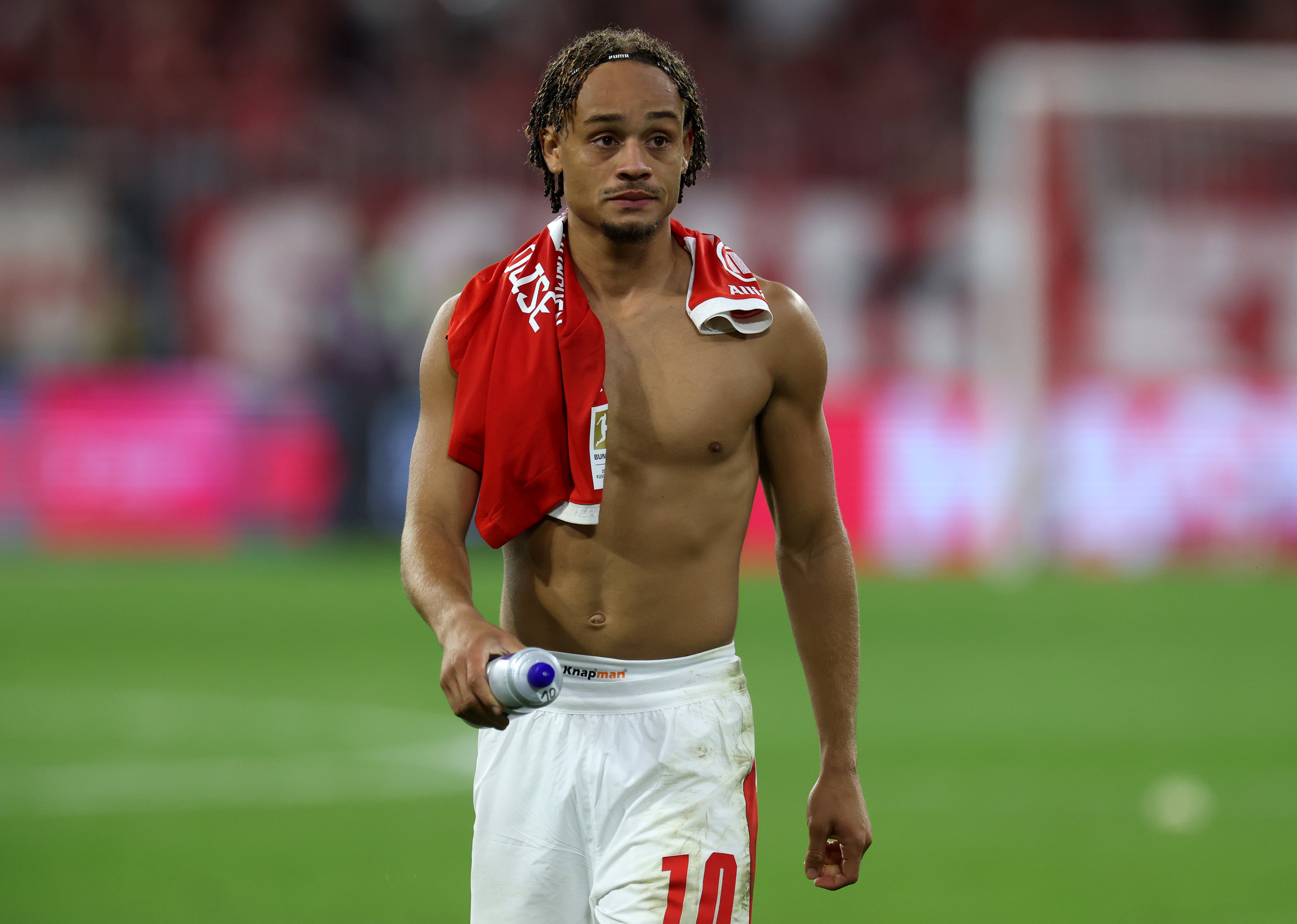 Leipzig have granted Simons permission to travel to London