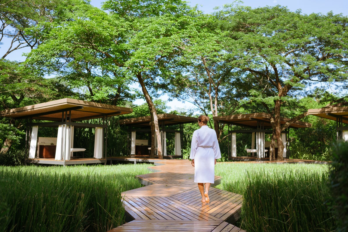 Keep calm in Costa Rica: discover nature, culture and wellbeing that feeds the mind, body and soul