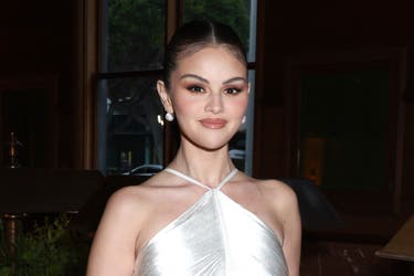 <p>Signer and actress Selena Gomez has the condition lupus</p>