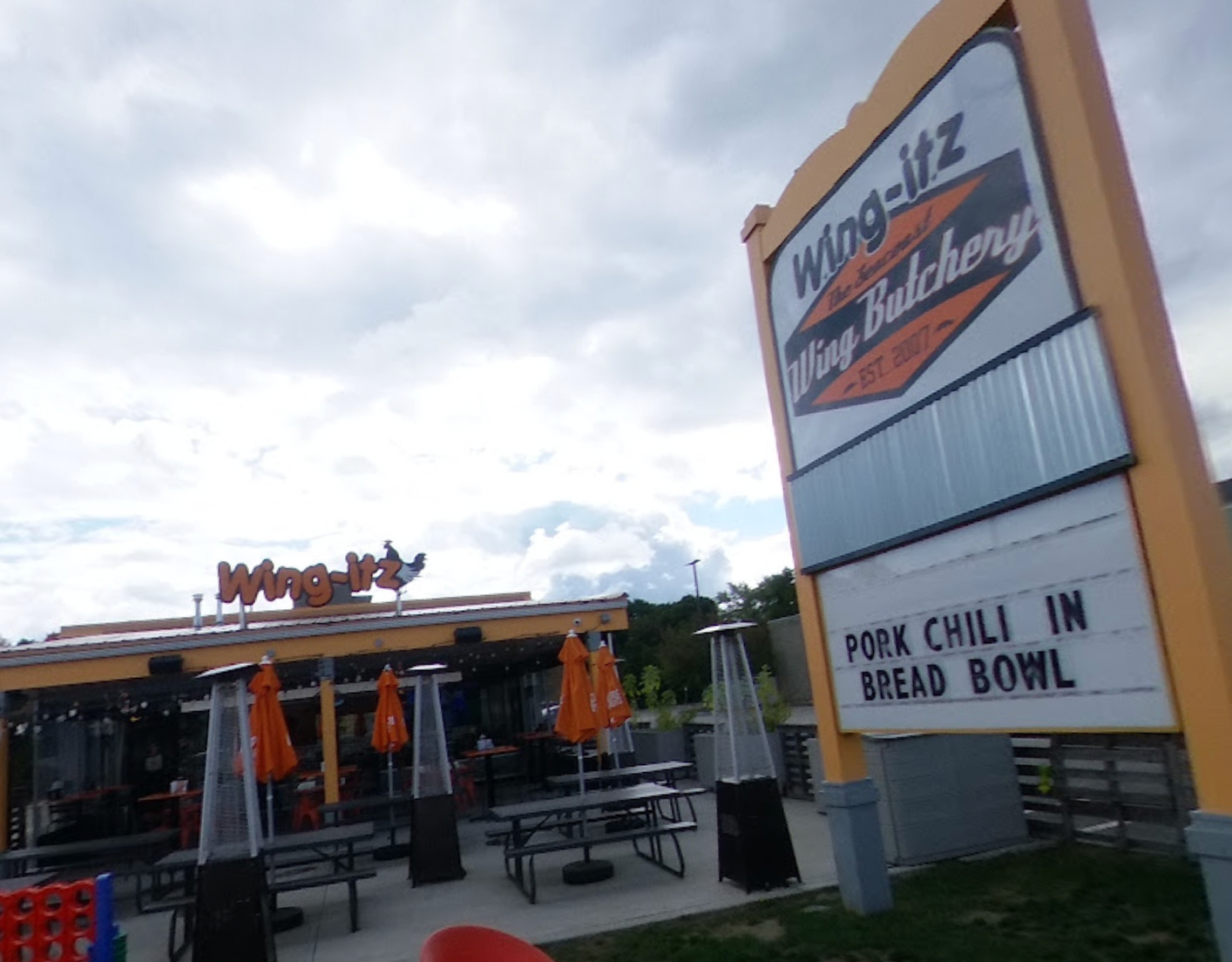 Long’s employer, Derek Fisher, owner of Wing-itz Restaurant Group, has claimed Emily Long stole about $600,000 from his company in the months leading up to the killings