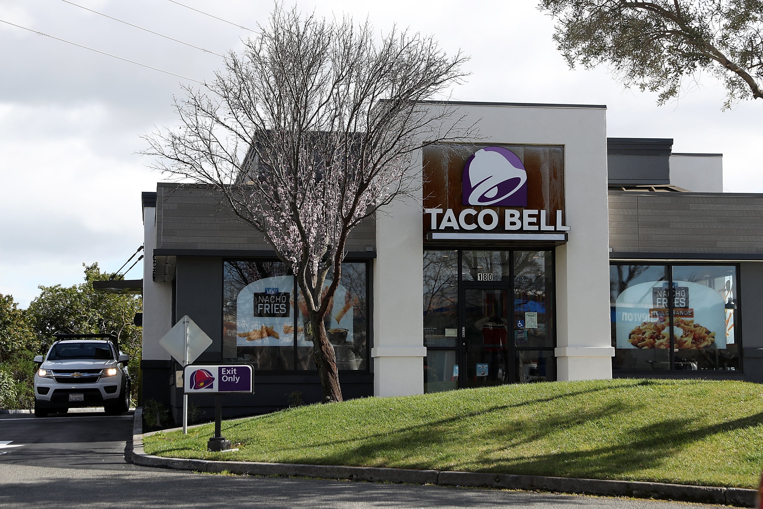 Taco Bell is reconsidering the roll out of its AI-powered drive thrus after some customers complained about problems with orders and others tried to troll the systems