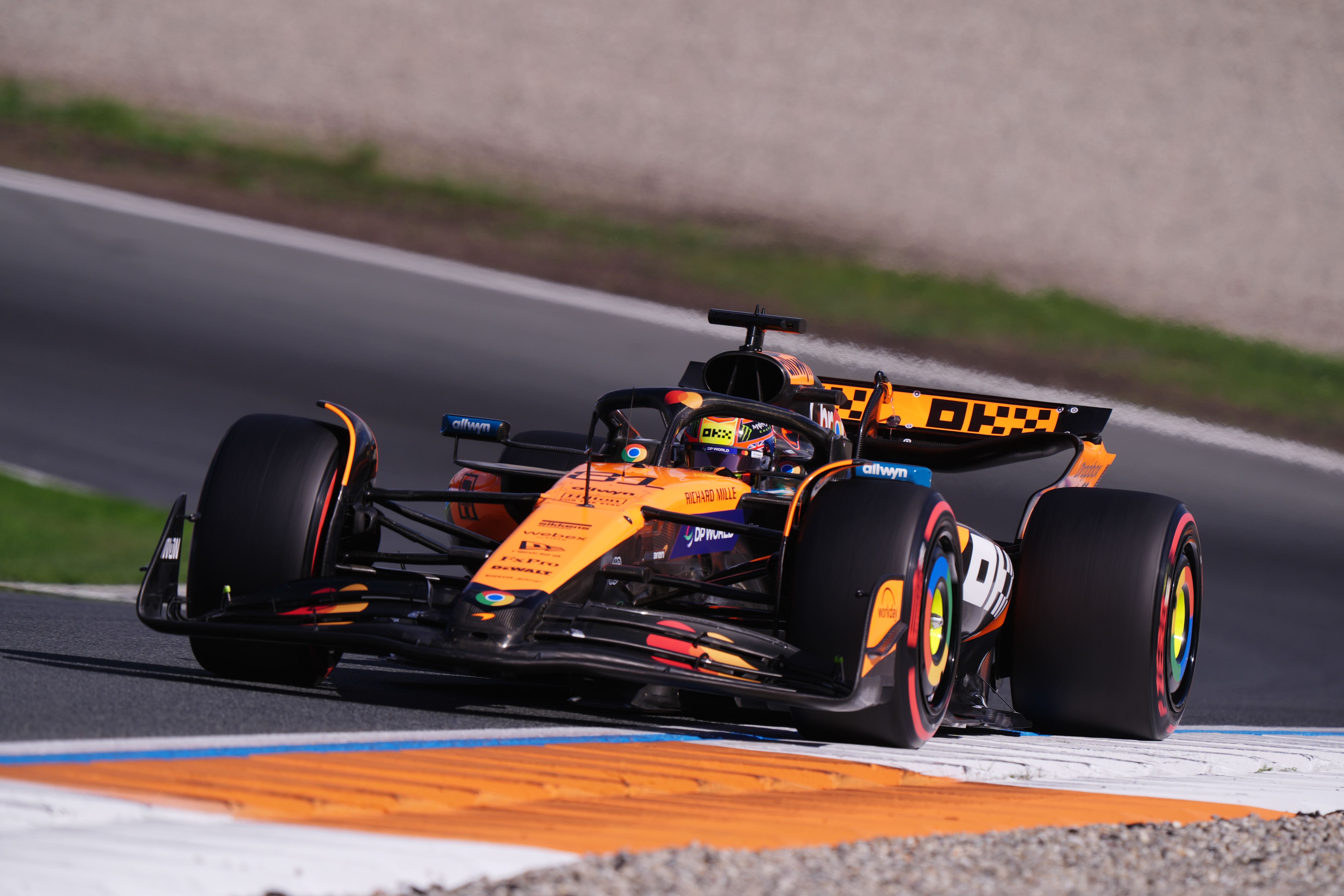 Piastri leads the world championship by nine points