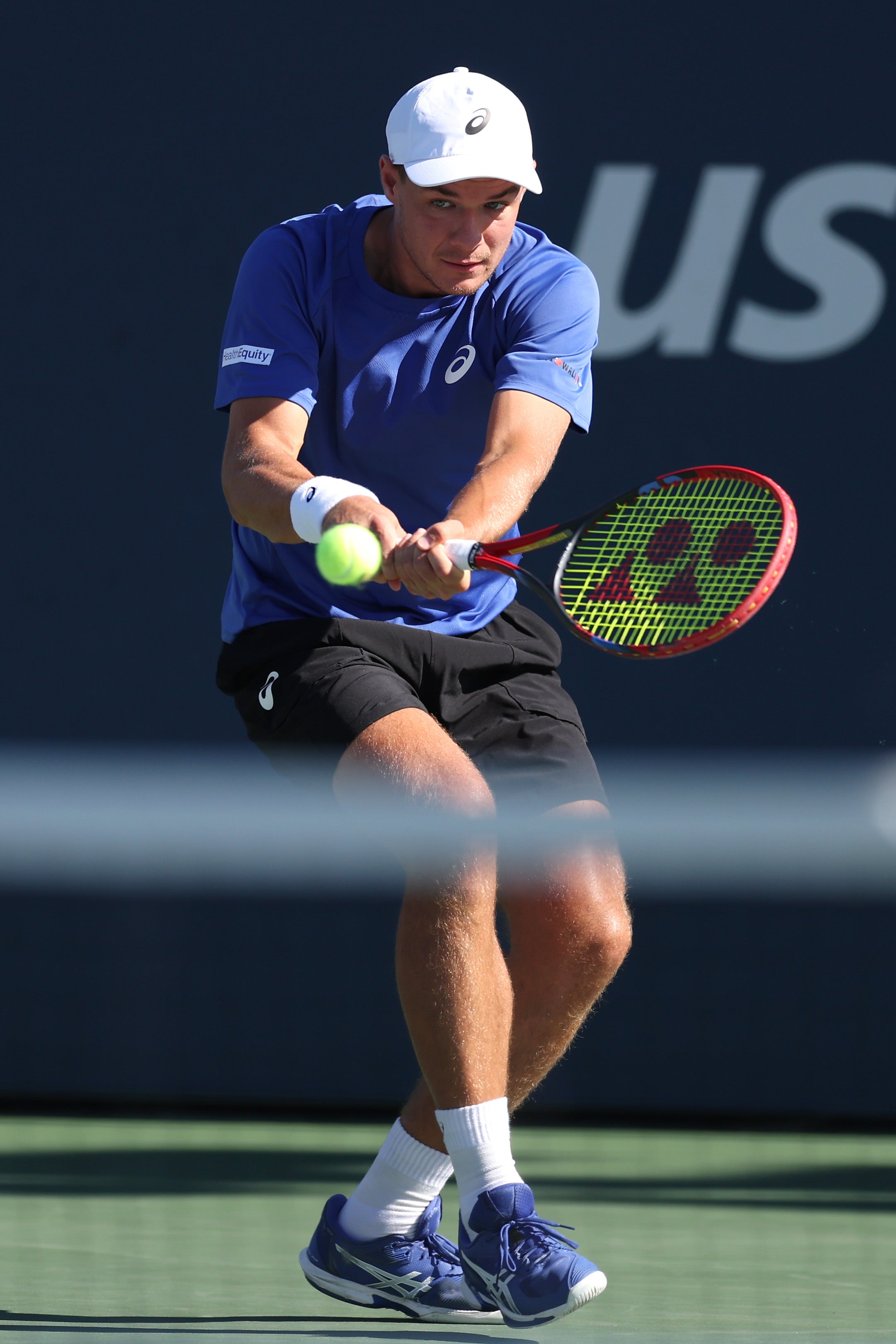 Majchrzak of Poland returns to Leandro Riedi of Switzerland