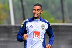 Sweden manager provides Alexander Isak fitness update after record Liverpool move