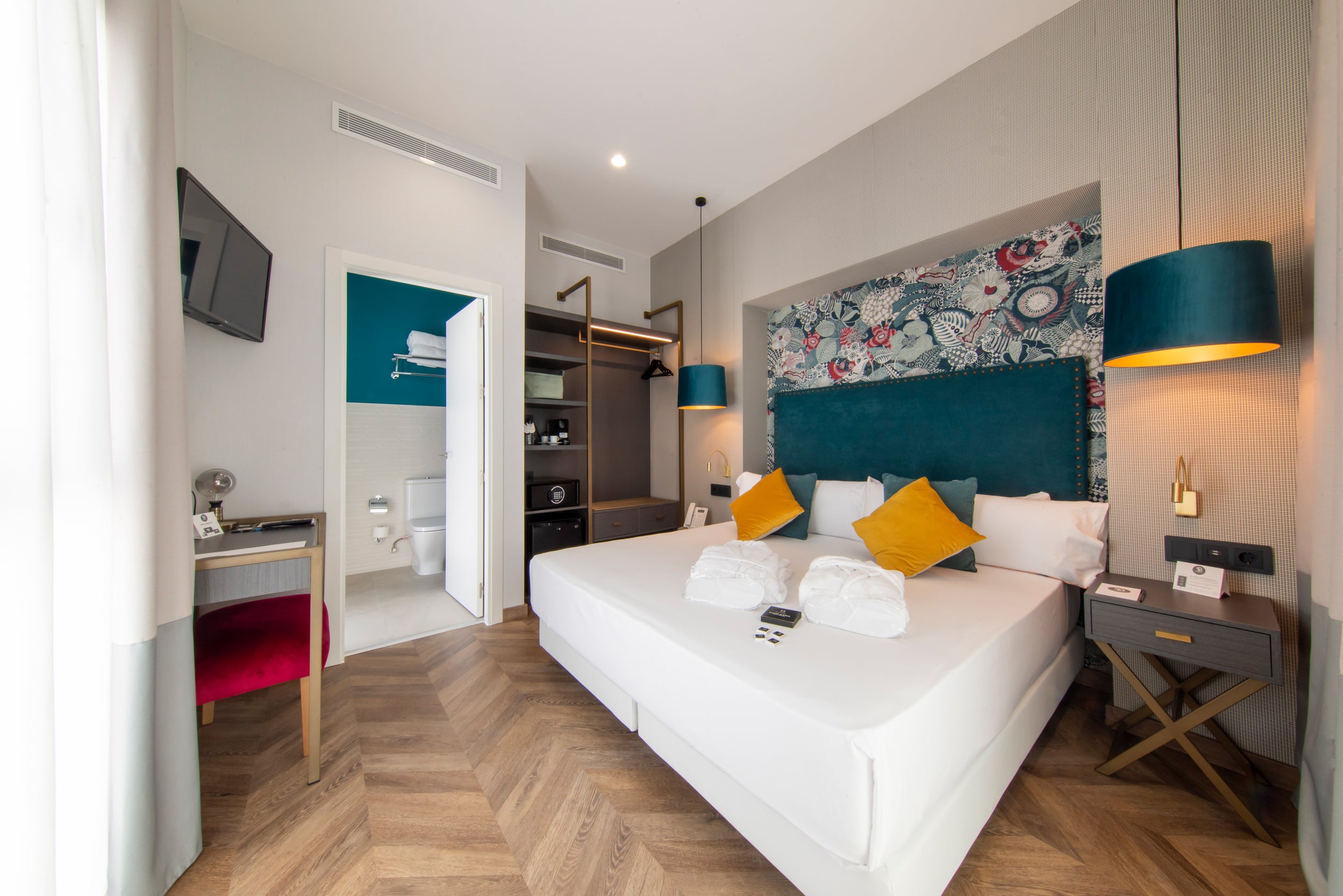 <p>Stay at one of these affordable hotels for a practical and convenient stay in Seville</p>