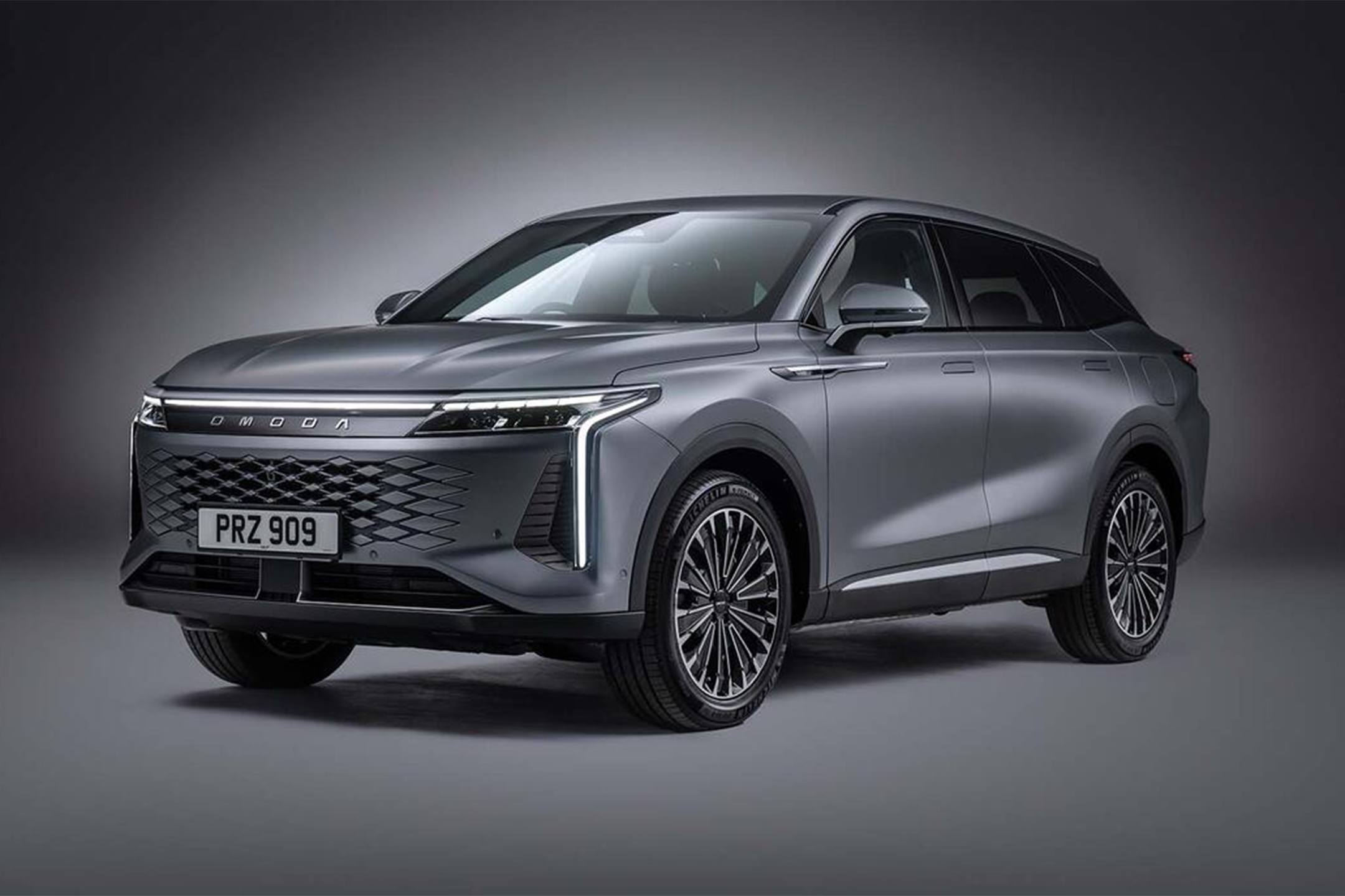 The Omoda 9 impresses with a class-leading 93 mile electric range