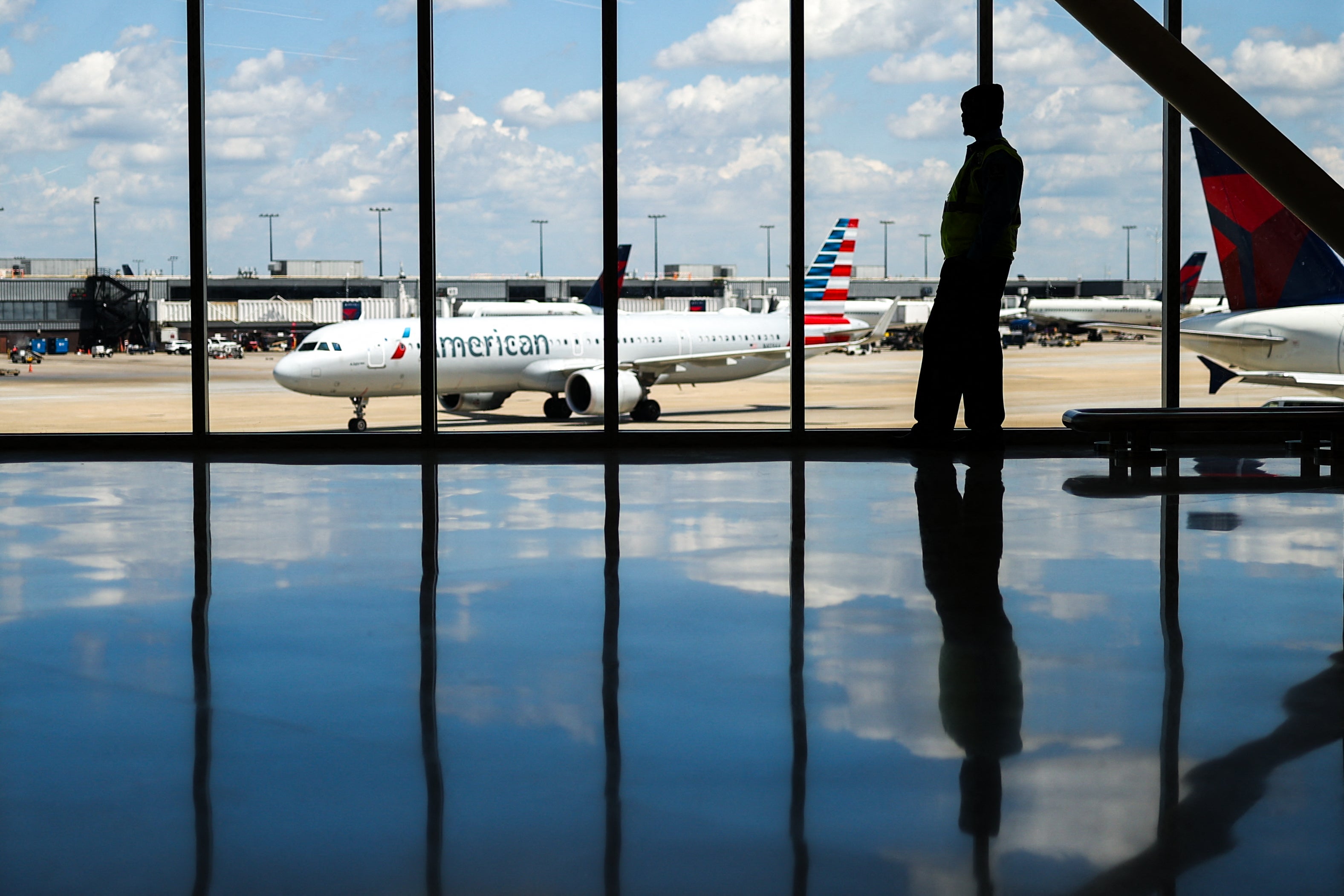 Fewer international tourists are traveling to the U.S., and the trend is not expected to change anytime soon amid ongoing geopolitical tensions, according to experts