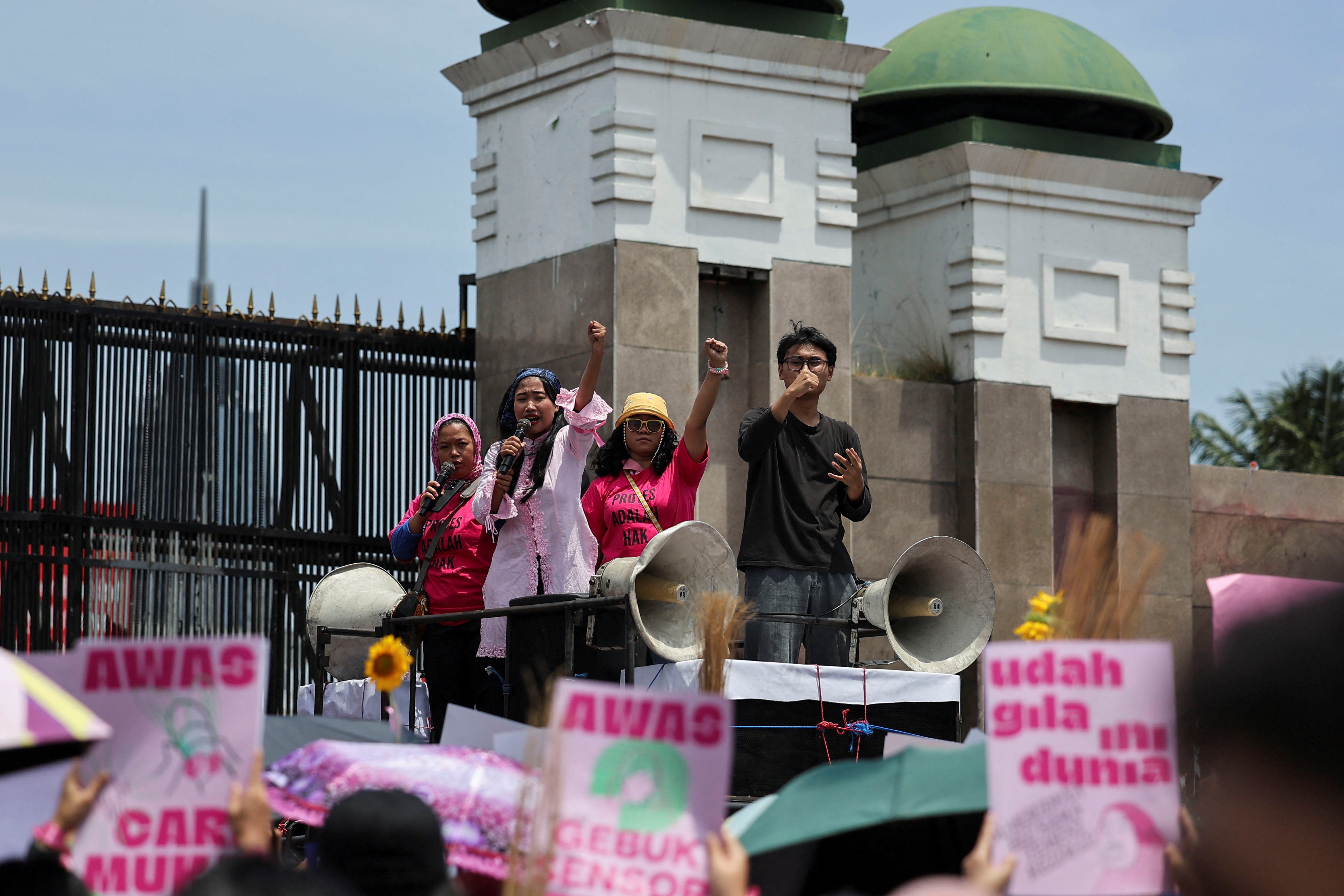 Protest organiser The Alliance of Indonesian Women stated the brooms symbolised a need to ‘sweep the state's dirt ... and the repressiveness of security forces’
