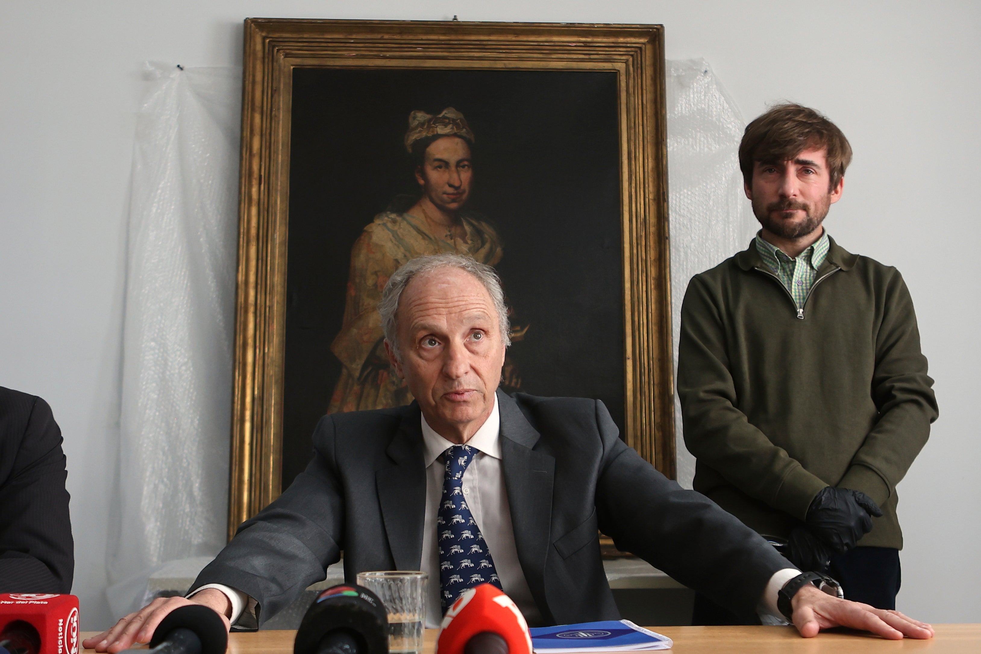 Prosecutor Daniel Adlers gives a press conference in front of ‘Portrait of a Lady’ in Mar del Plata, Wednesday, 3 September 2025