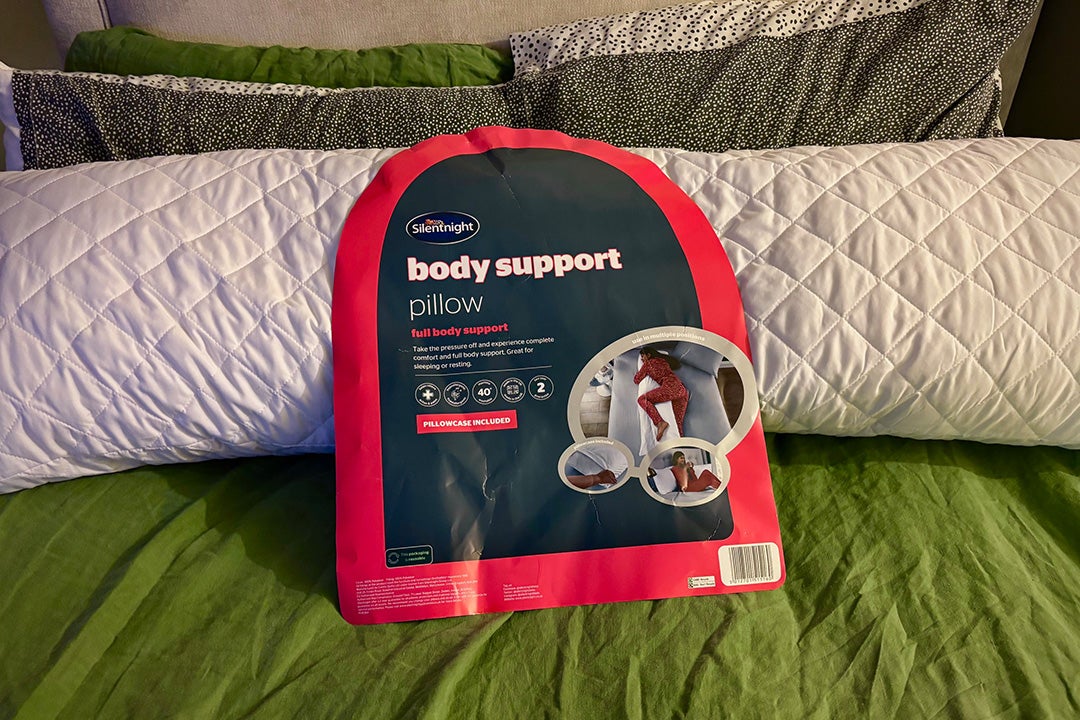 Silentnight body support pillow