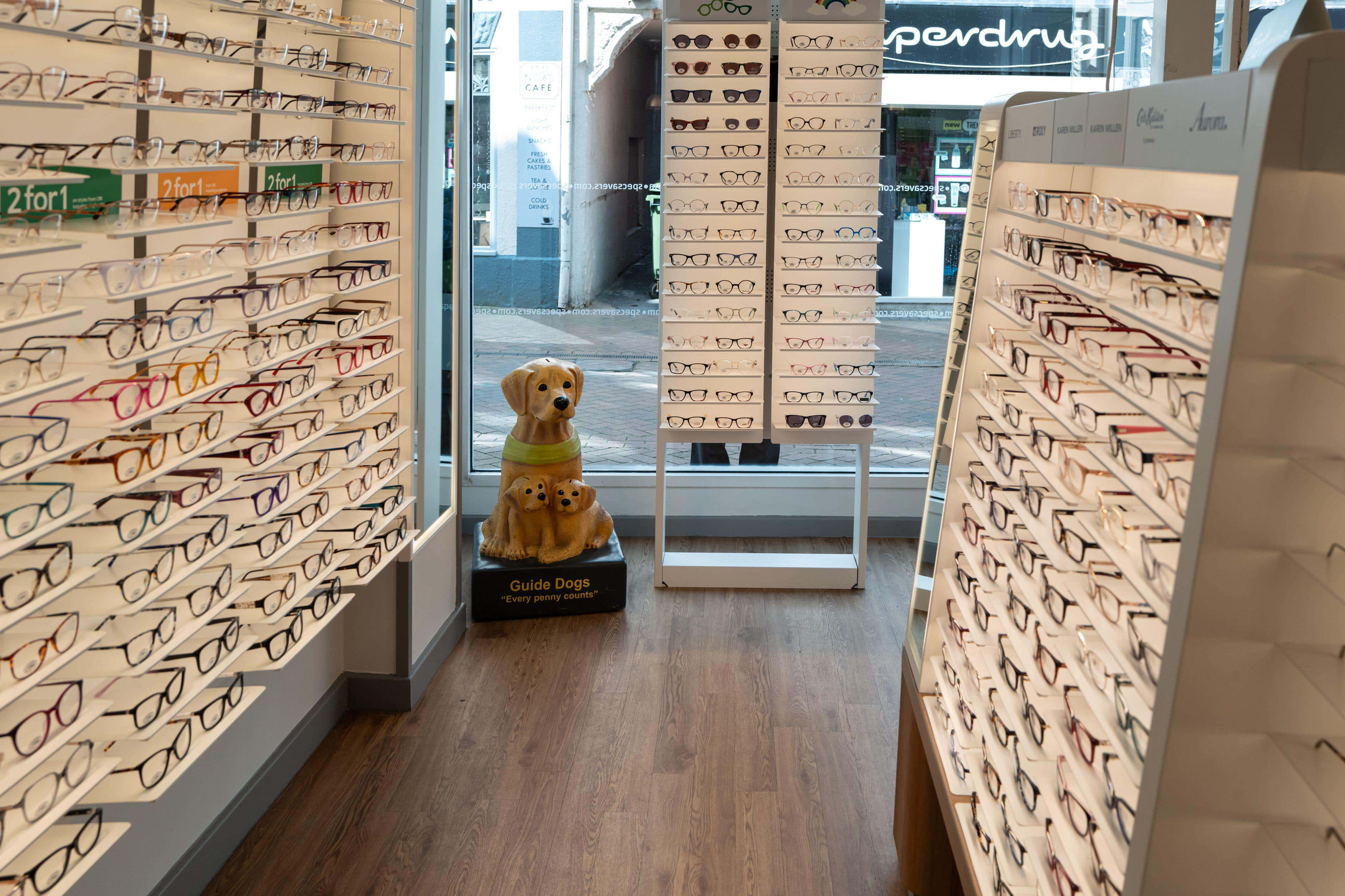 New rules could see opticians treating a range of minor eye conditions. (Alamy/PA)