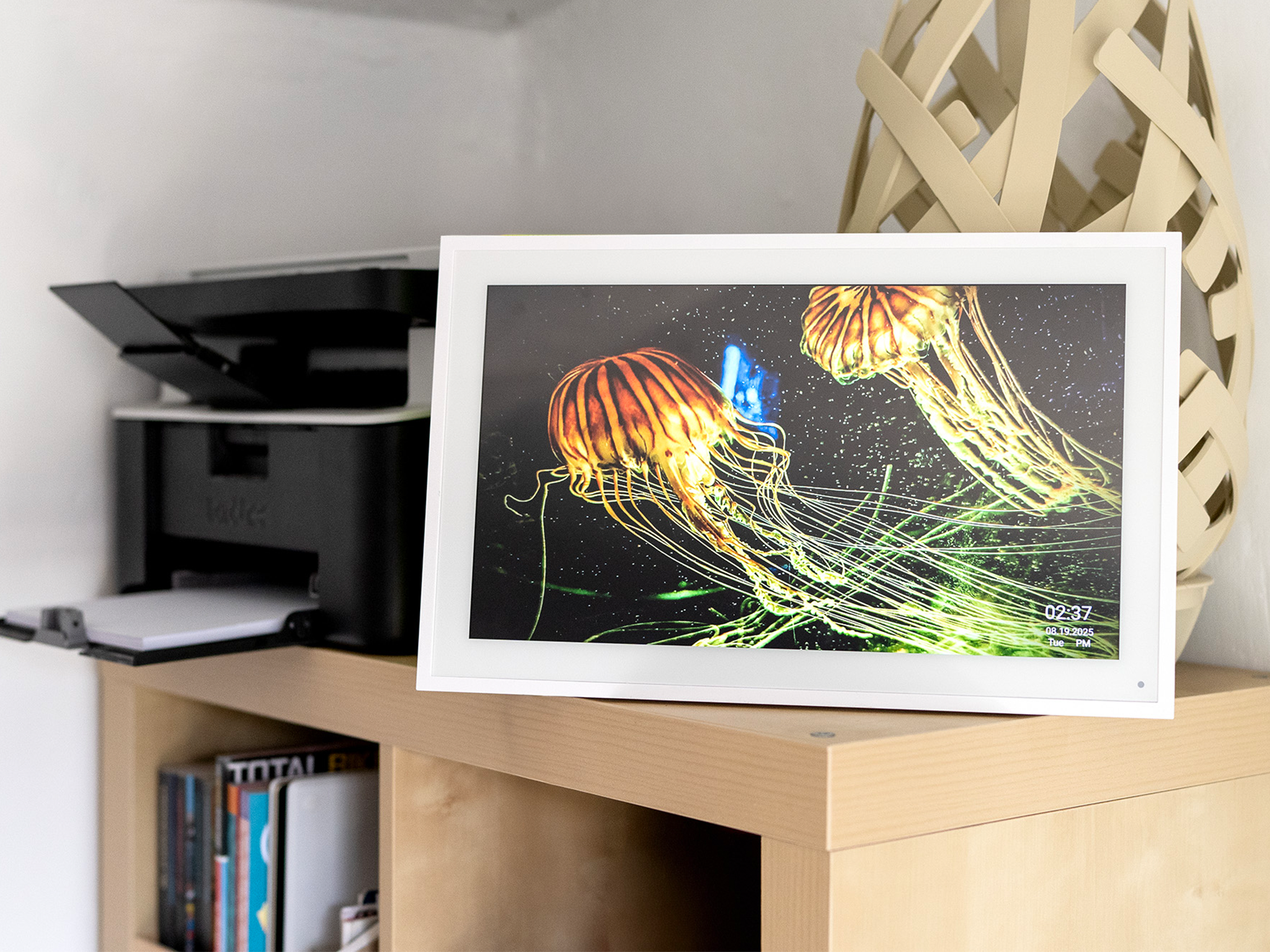 Best digital photo frame IndyBest review Dragon Touch calendar photo frame TM15