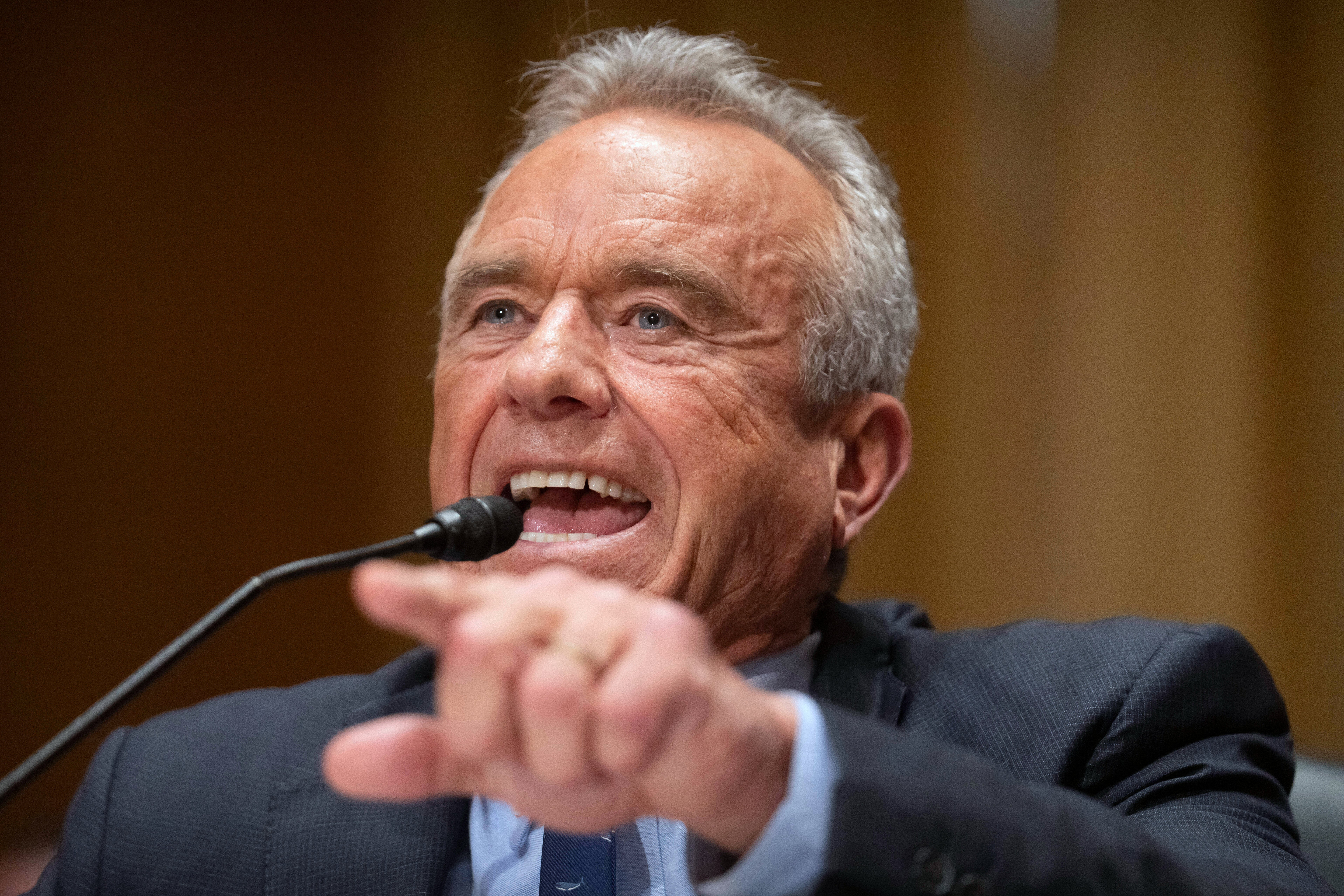 Según un nuevo informe, el Secretario de Salud Robert F. Kennedy Jr. anunciará que el uso de Tylenol por mujeres embarazadas podría conducir al autismo en los niños.