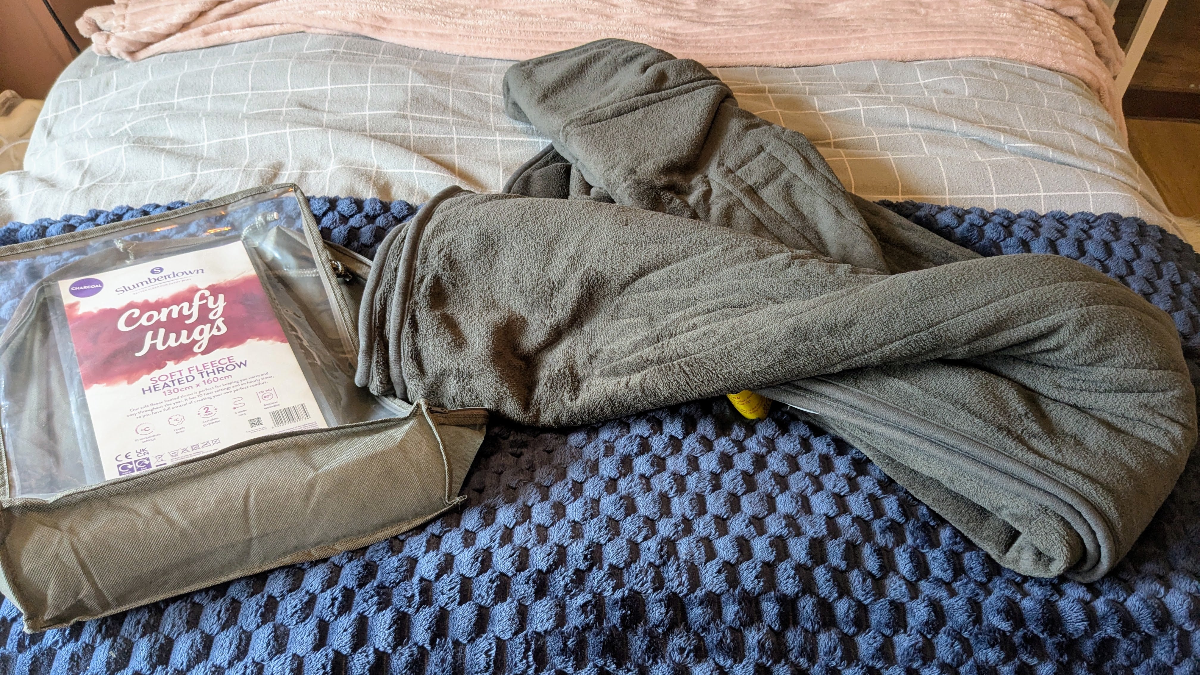 Testing the Slumberdown Comfy Hugs Heated Throw