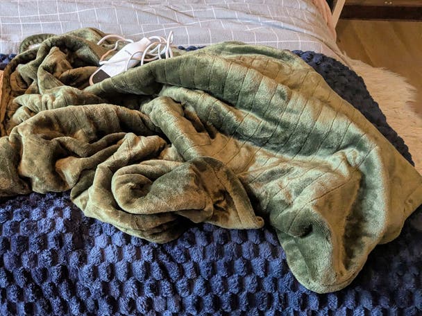 Testing the Bedsure heated blanket electric throw