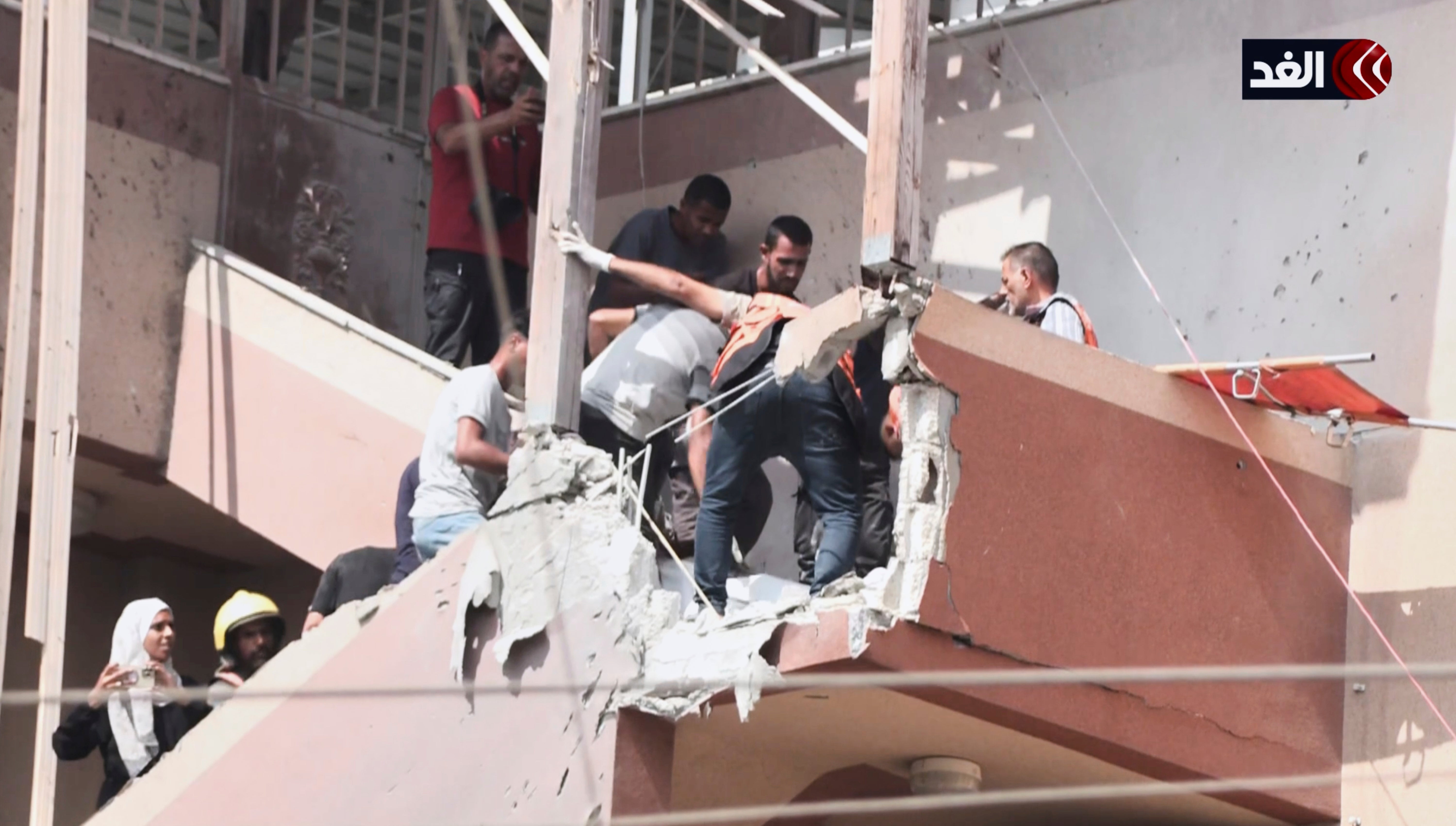 Mideast Wars Strike on Hospital