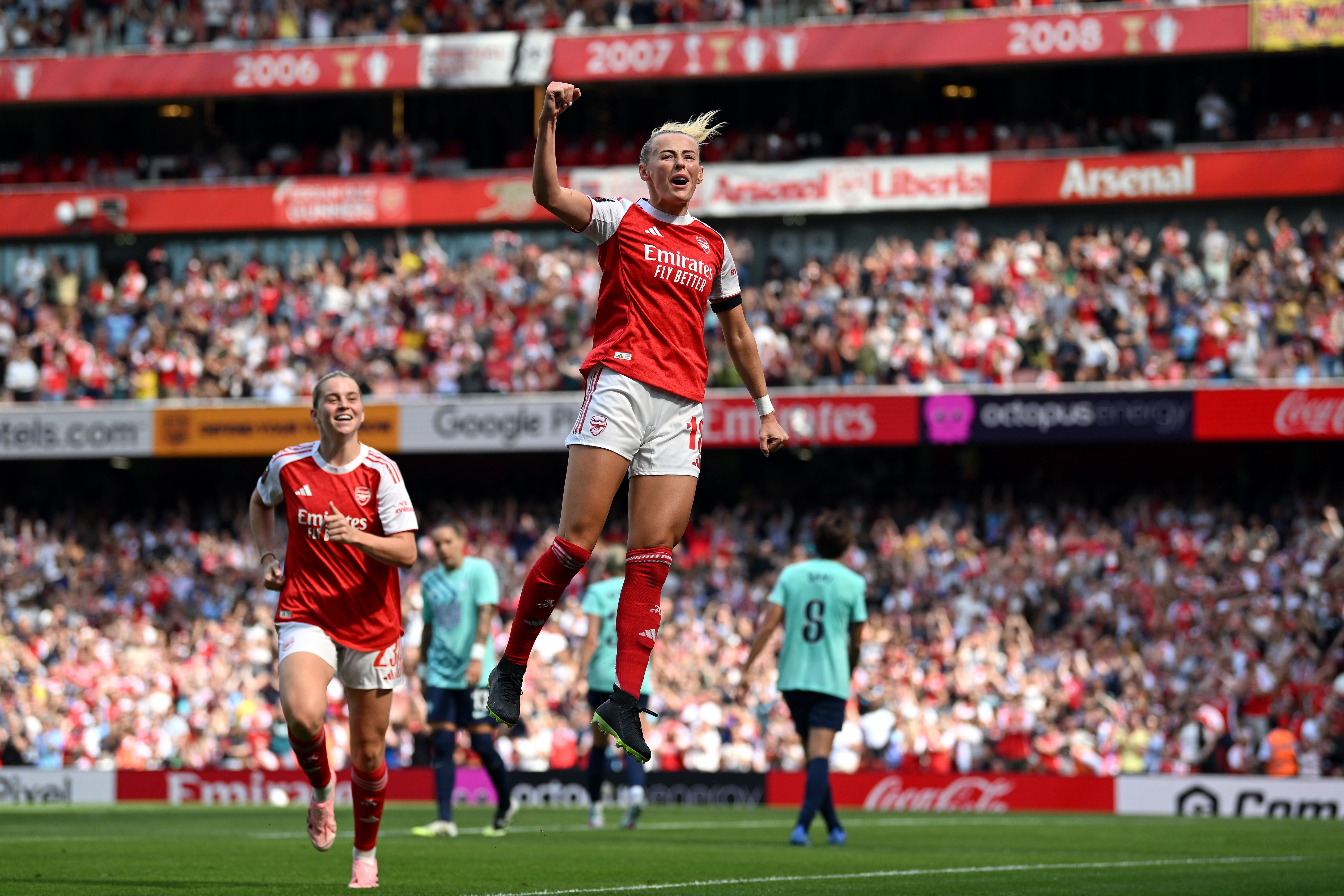 Chloe Kelly grabbed the second goal for Arsenal