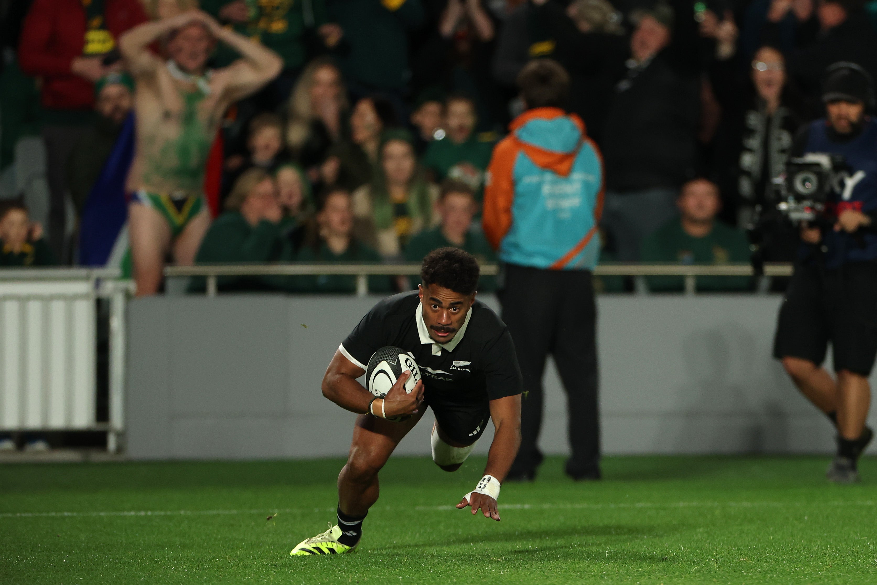 Emoni Narawa scored in the first couple of minutes before being forced off by injury